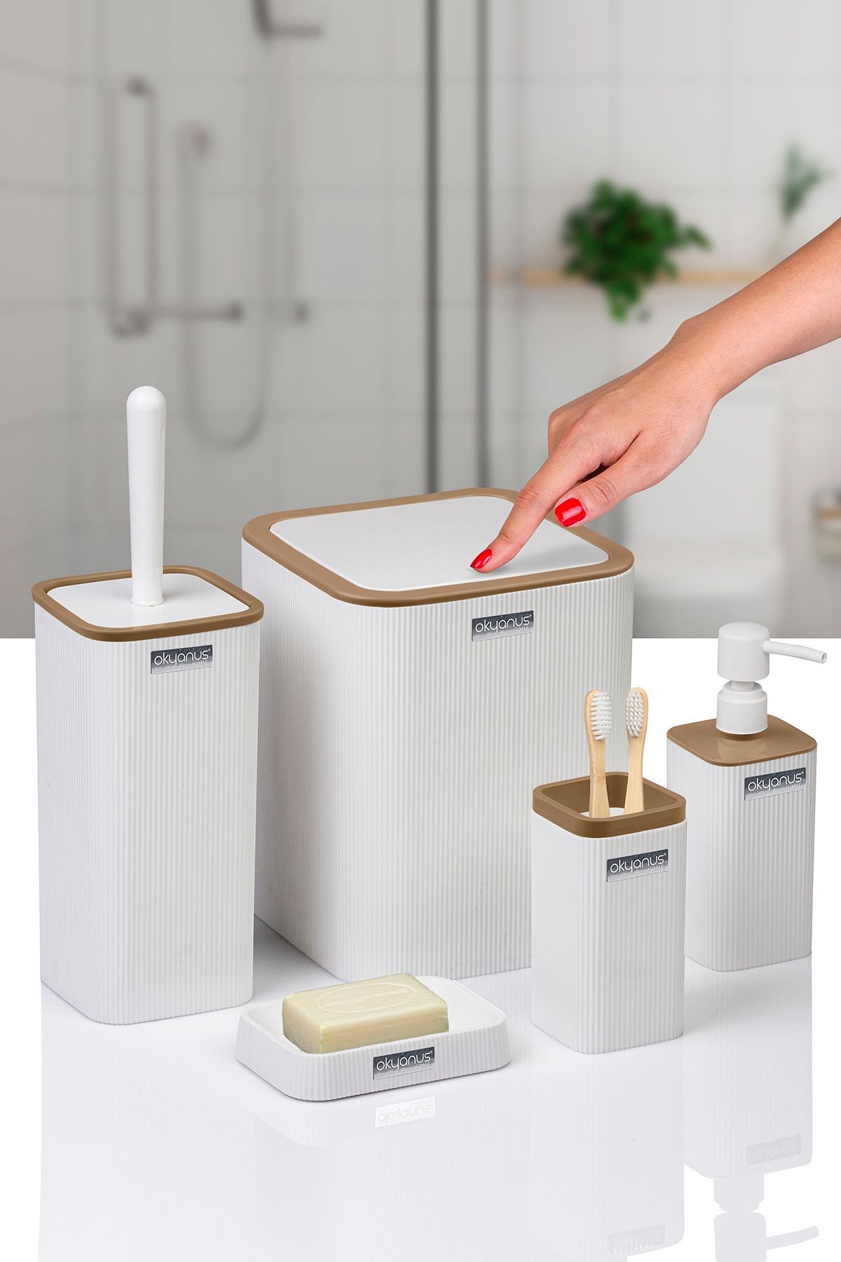 Mina Due Beyaz Çizgili Kare 5'li Banyo Seti
