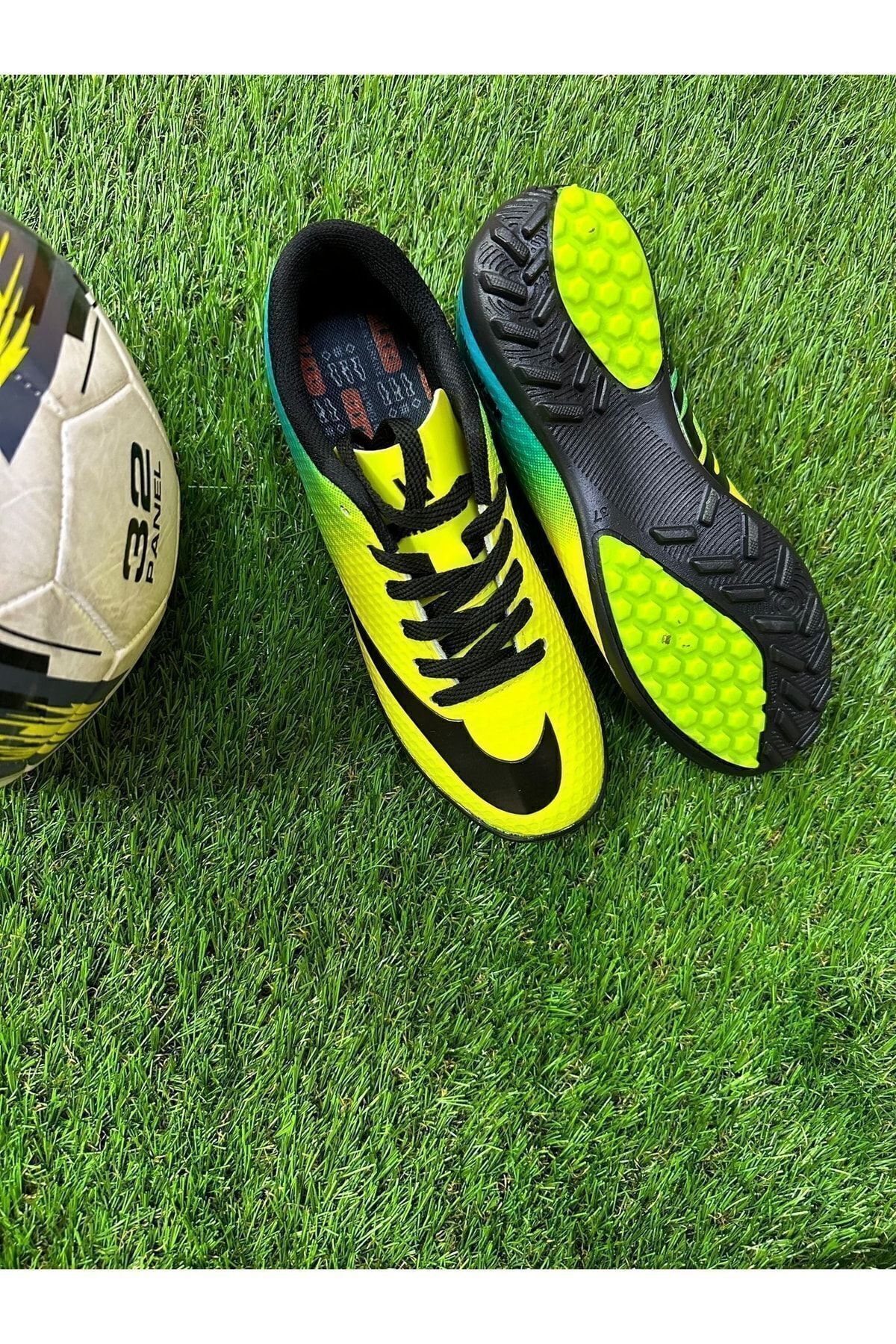 Halı Saha Futbol Ayakkabısı