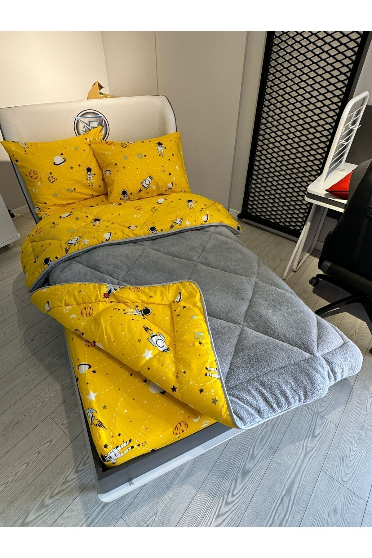 Tek Kişilik Welsoft Pufidik Uyku Seti (Lastikli Çarşaflı) Uzay Sarı