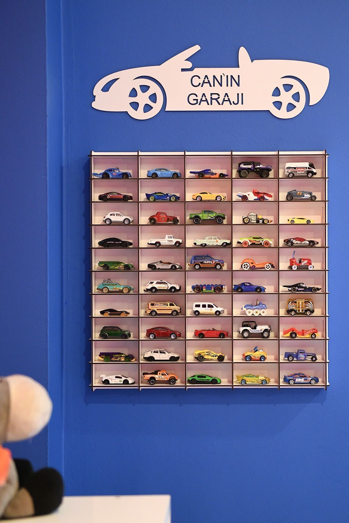 Oyuncak Araba Rafı 50'li Eskitme Beyaz