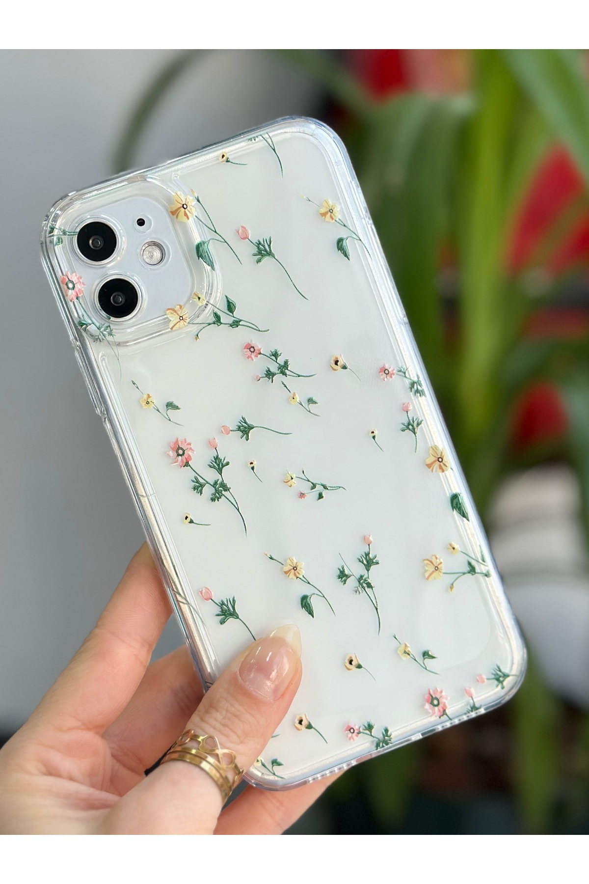 Iphone 11 Uyumlu Krem Çiçek Desenli Kameralar Korumalı Kılıf