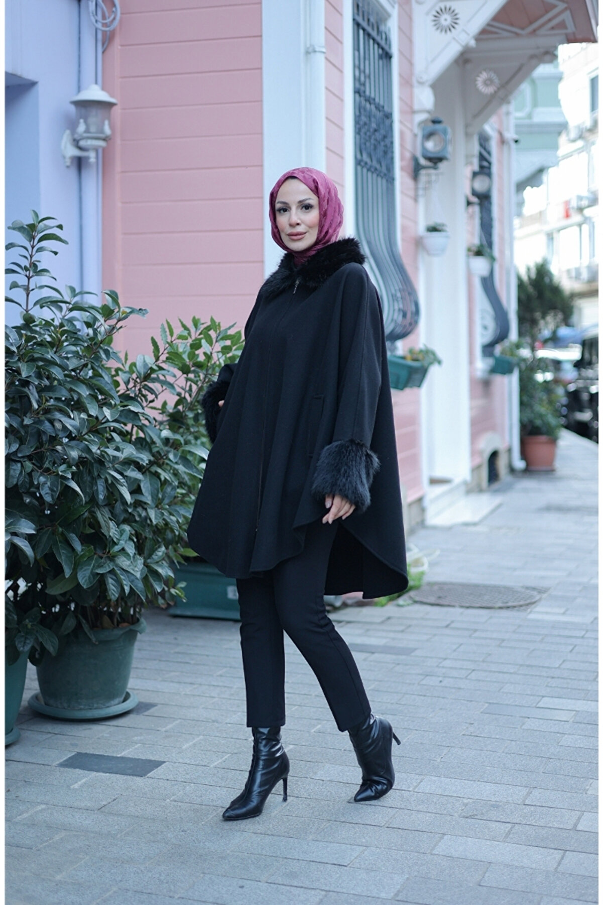 KÜRKLÜ PANÇO Siyah