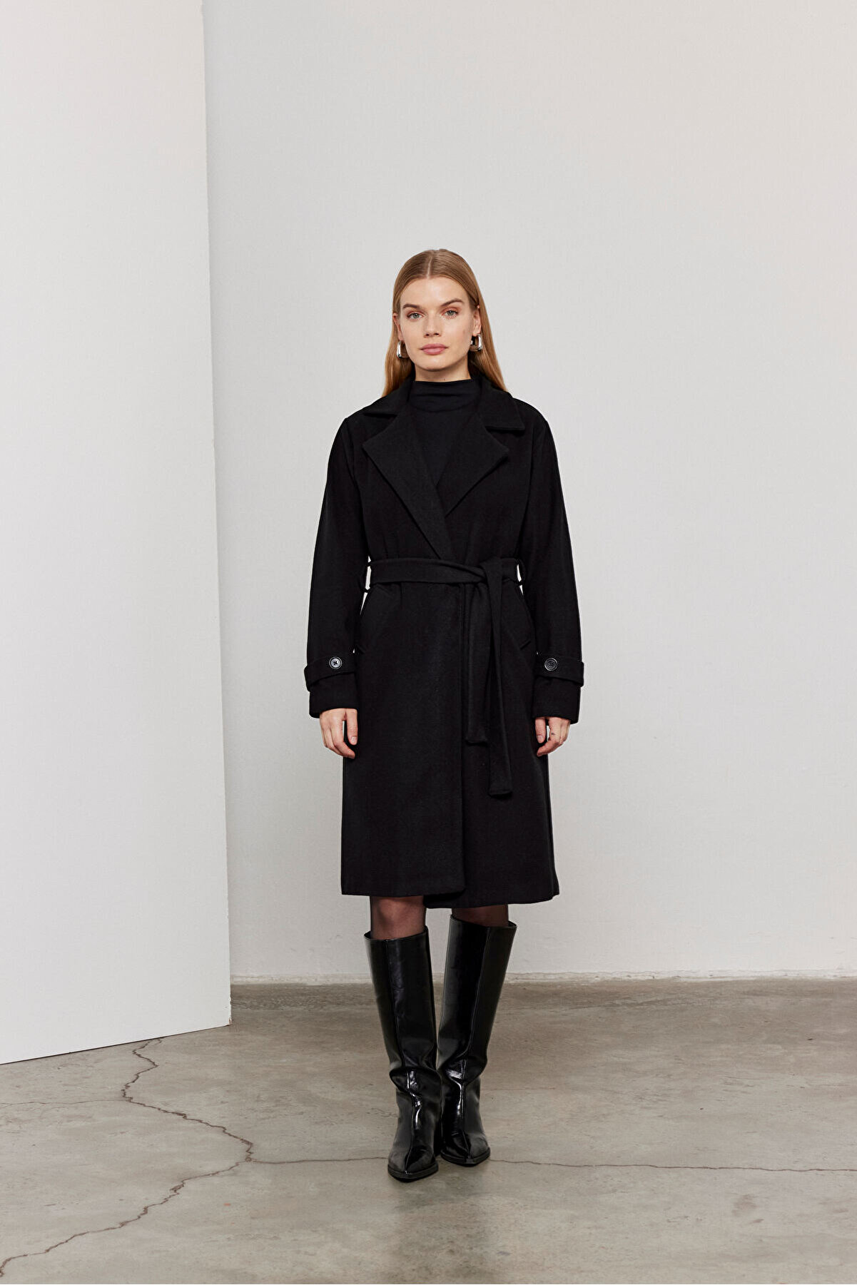 Kuşaklı Siyah Kaşe Kaban / Collection