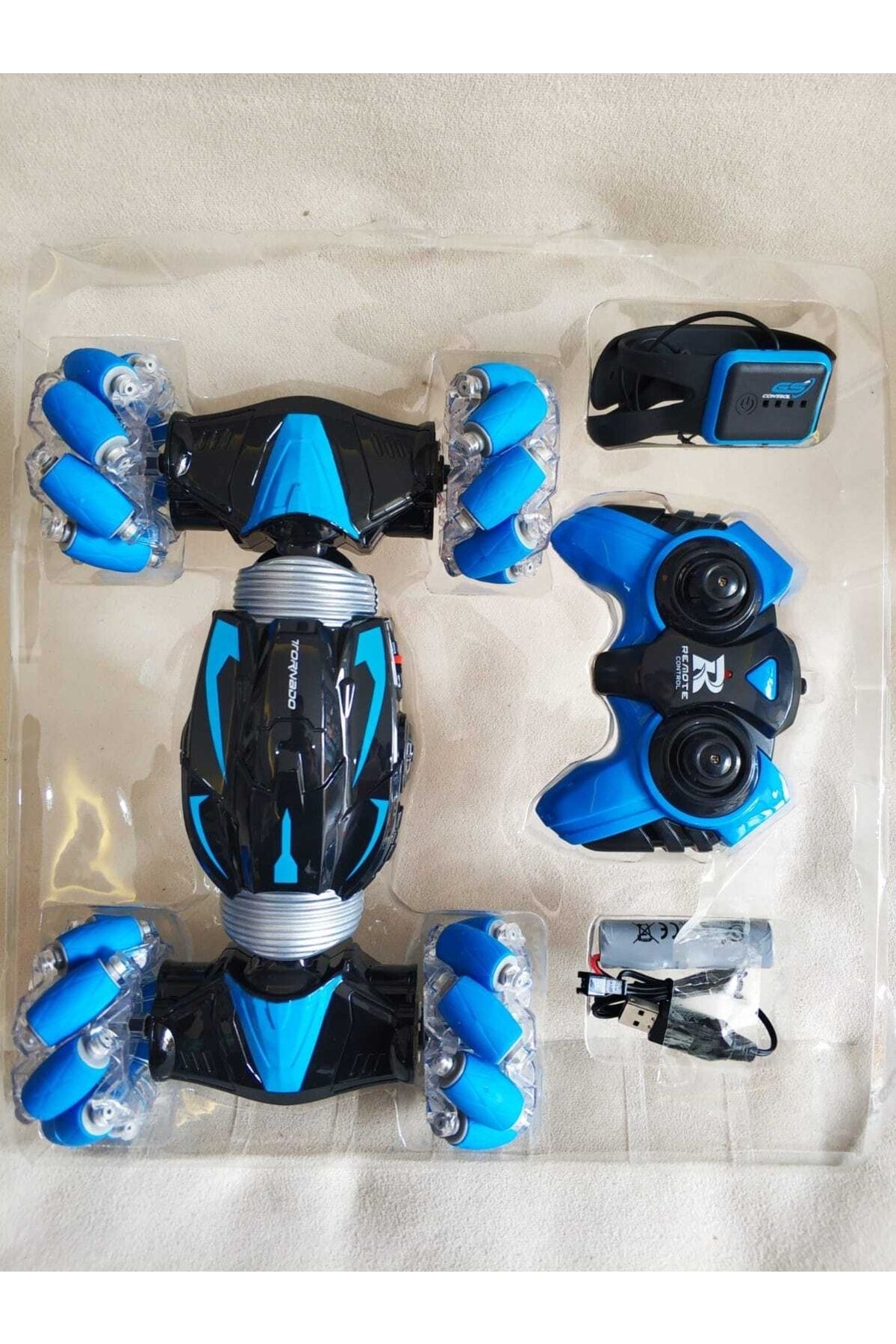 Uzaktan Kumandalı Full Fonksiyon Araba Şarjlı El Sensörlü Paletli Teker Süper Kalite Stunt Car