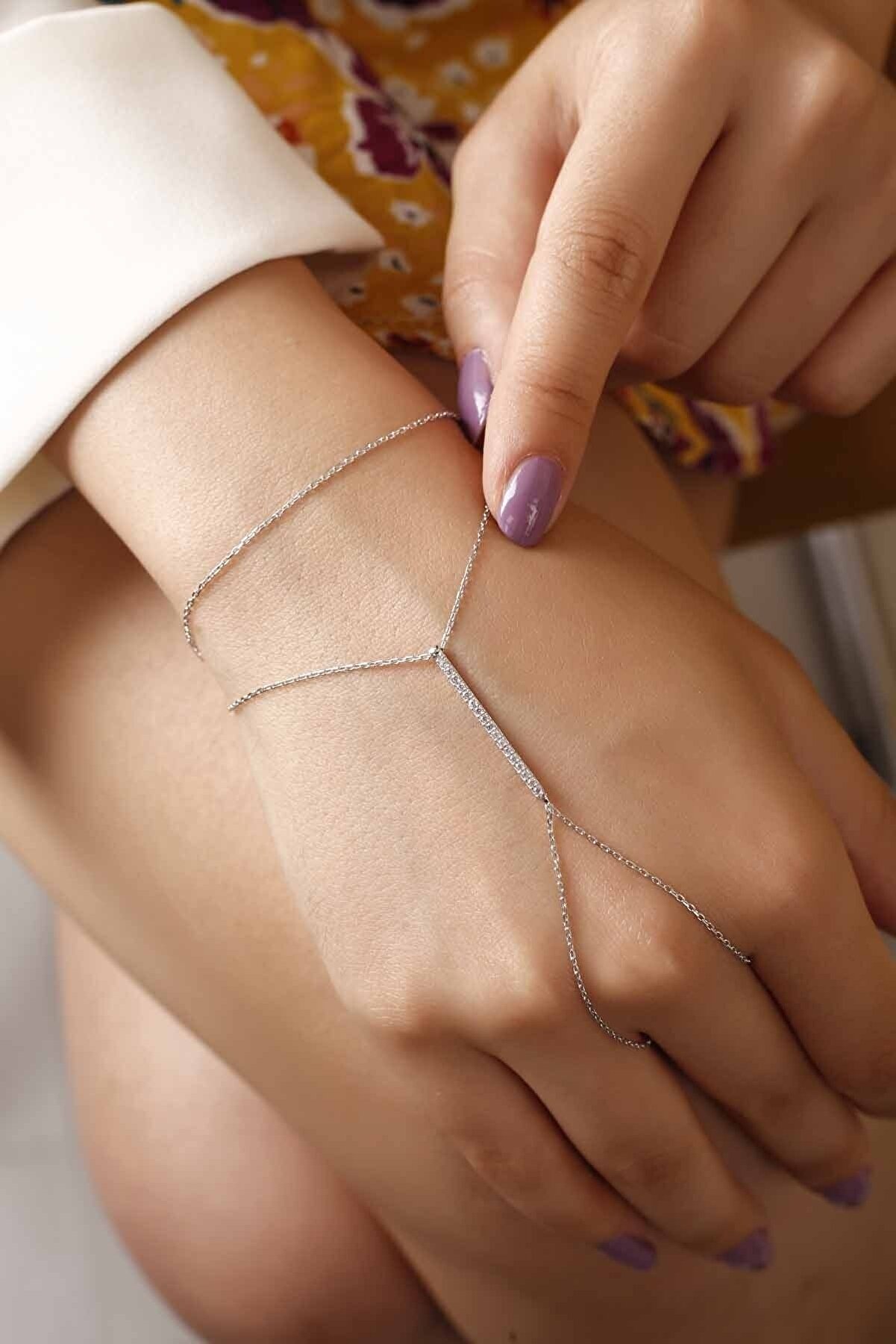 Zirkon Taşlı Çubuk Model 925 Ayar Gümüş Şahmeran