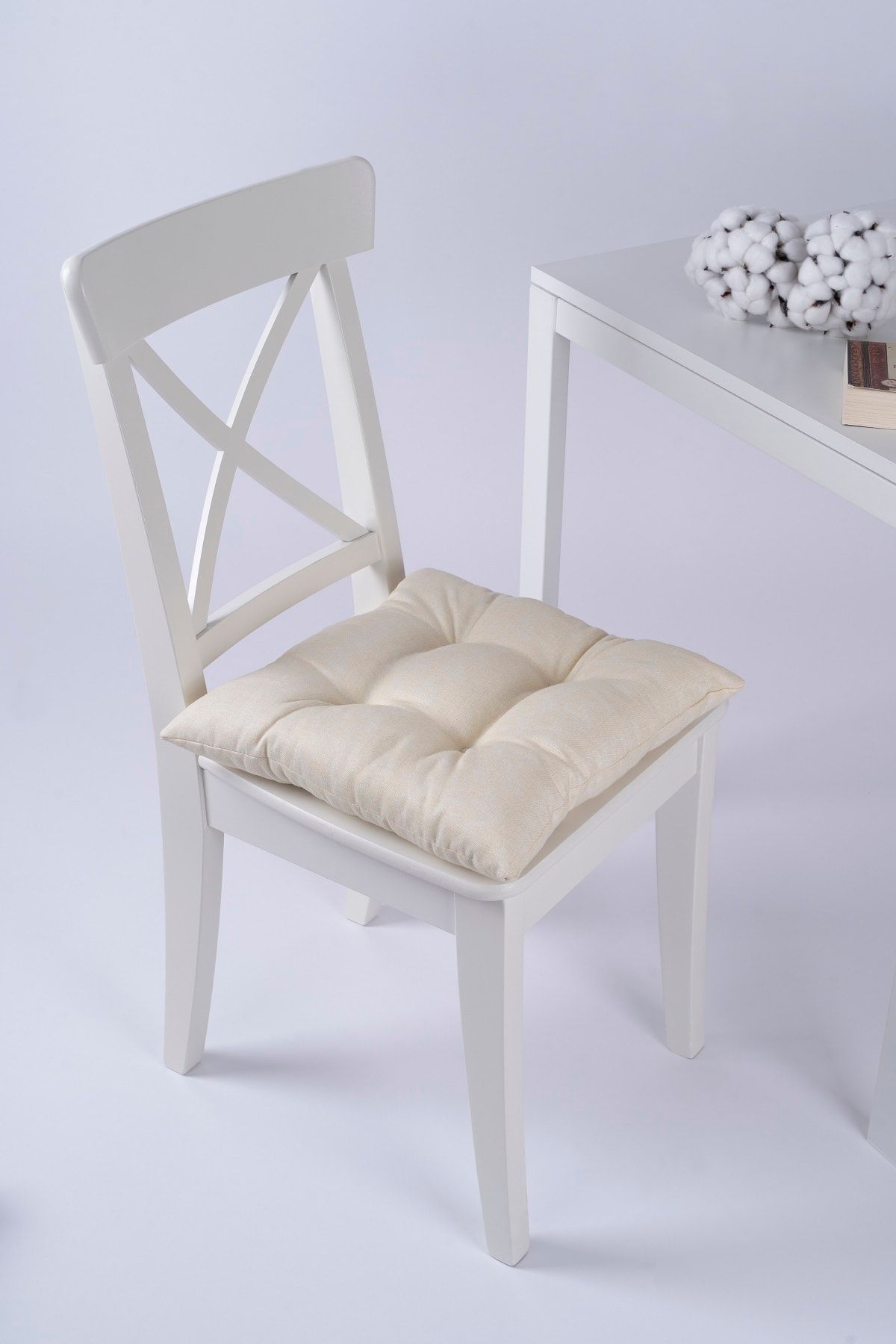 Beta Krem Pofidik Sandalye Minderi Bağcıklı 40x40cm