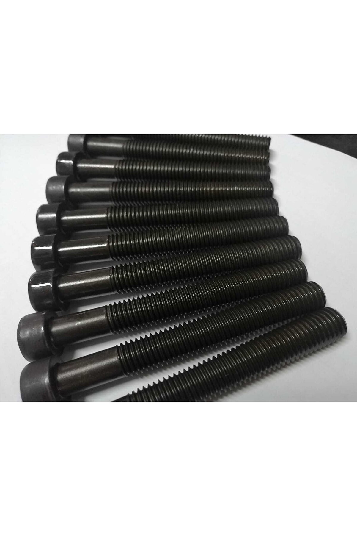 Ford Taunus Silindir Kapak Saplama Takımı