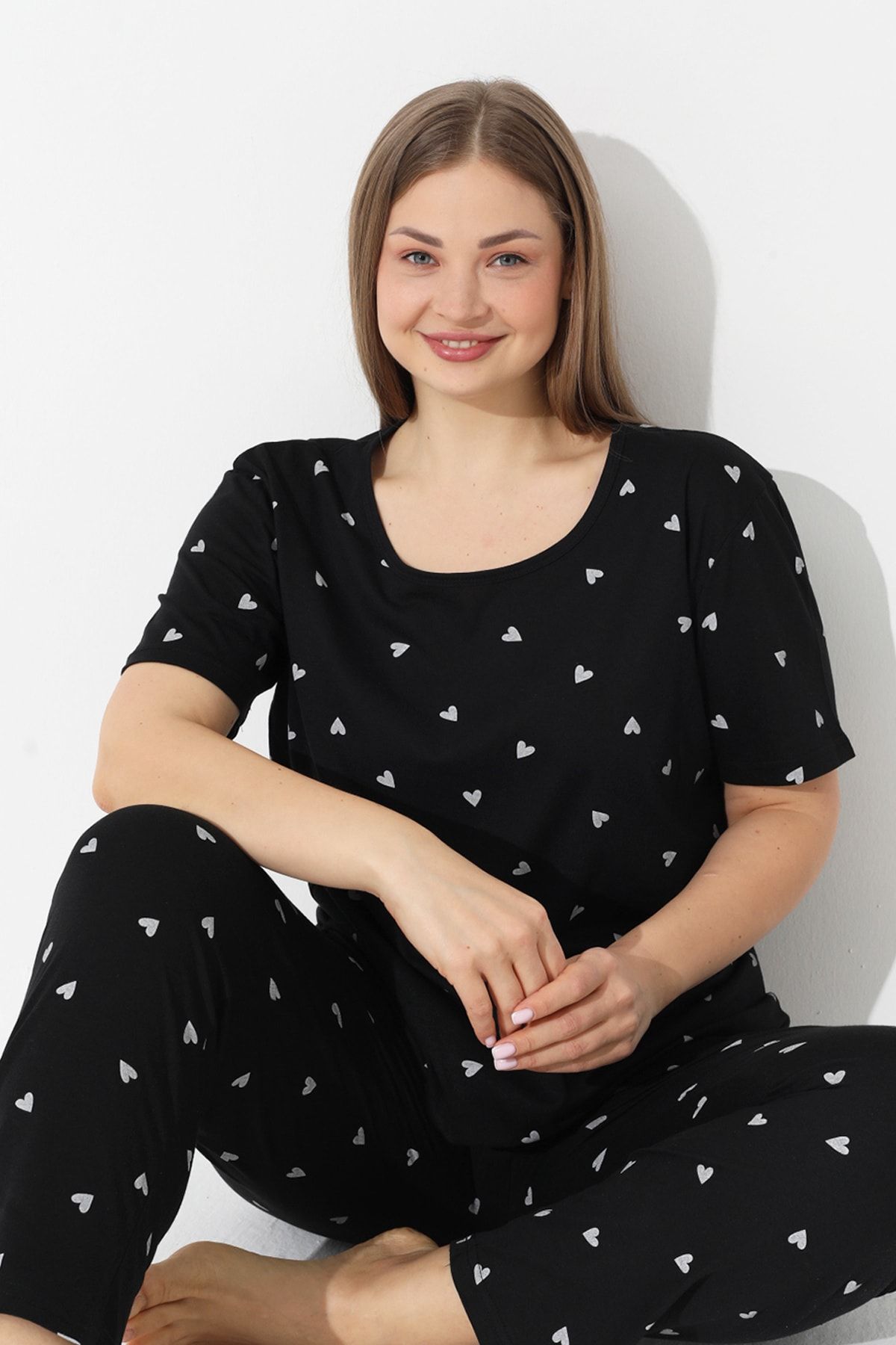 Siyah Kalp Desenli Curve Büyük Beden Battal Boy Kısa Kollu Pamuklu Pijama Takımı