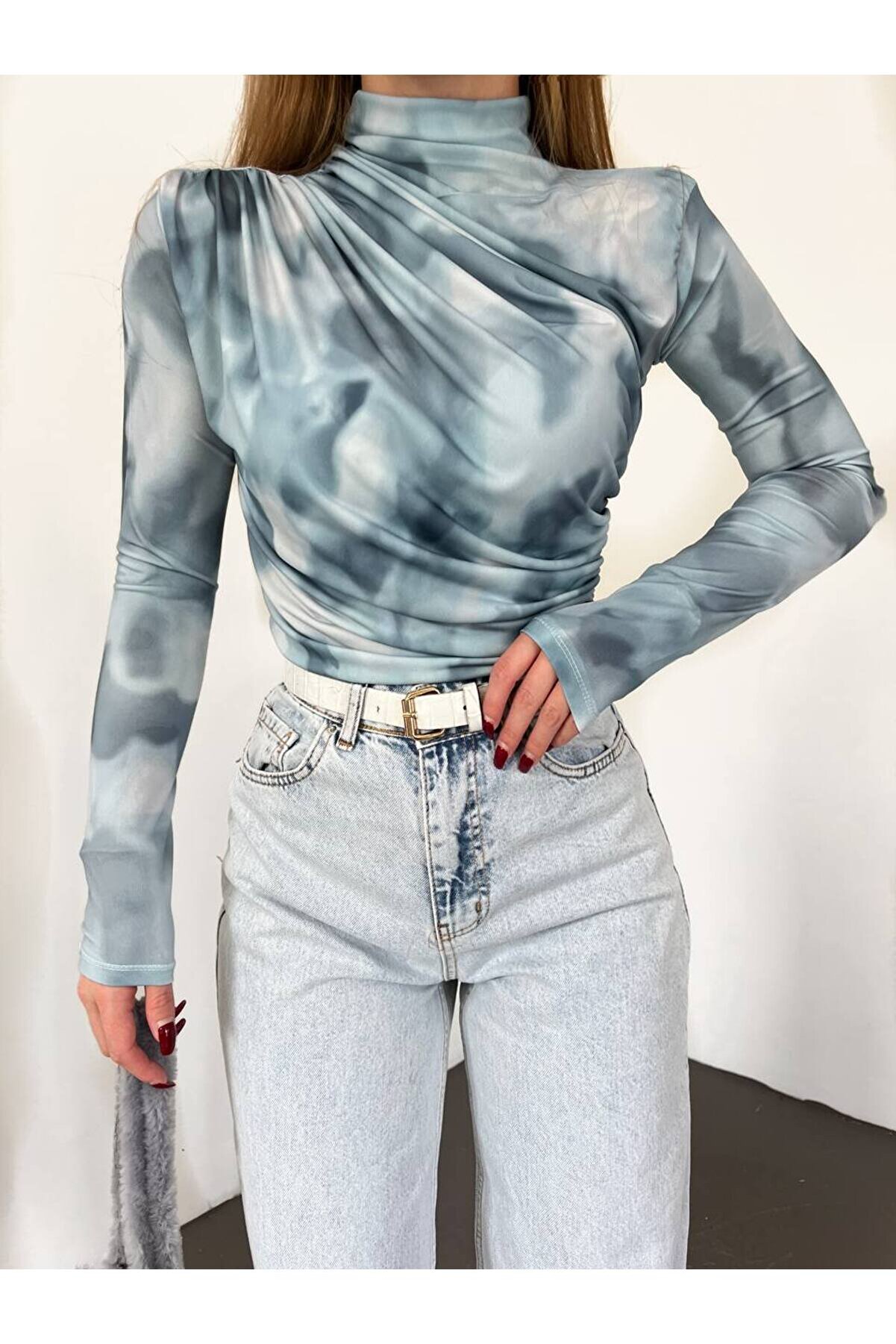 Büzgülü Uzun Kol Digital Baskılı Bluz