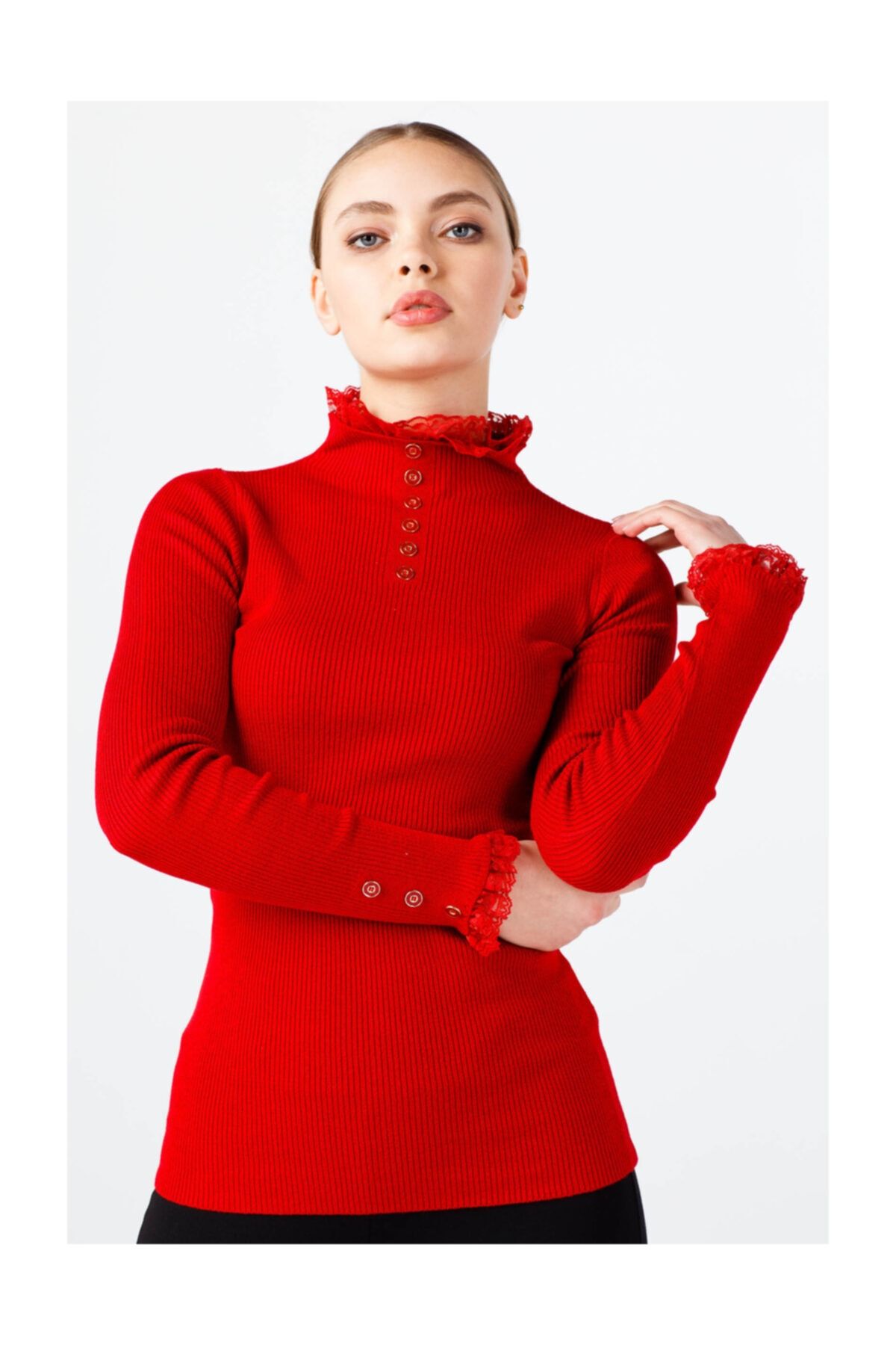 ON Kadın Kırmızı Dantel Detaylı Bluz