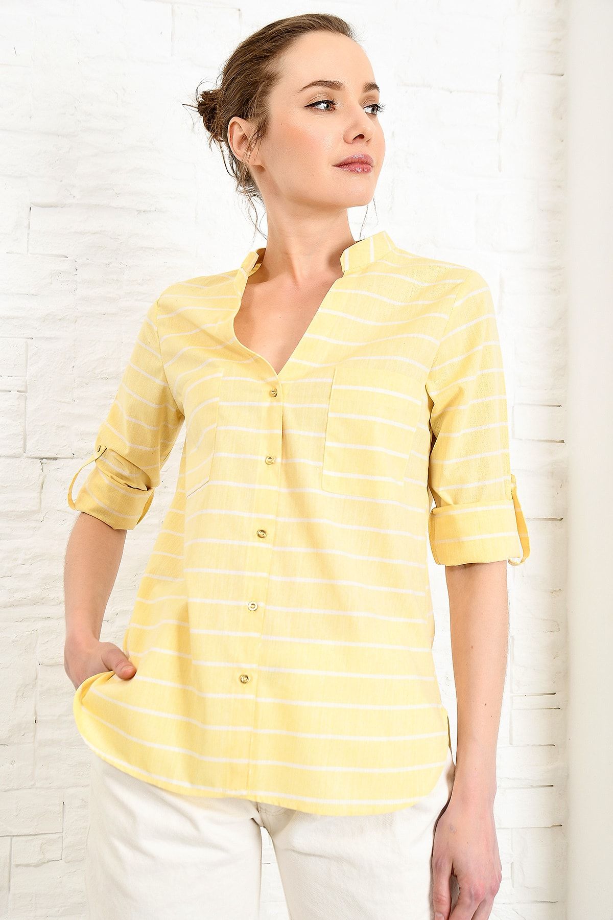 Trend Alaçatı Stili Kadın Sarı Hakim Yaka Çift Cep Poplın Gömlek DNZ-3148