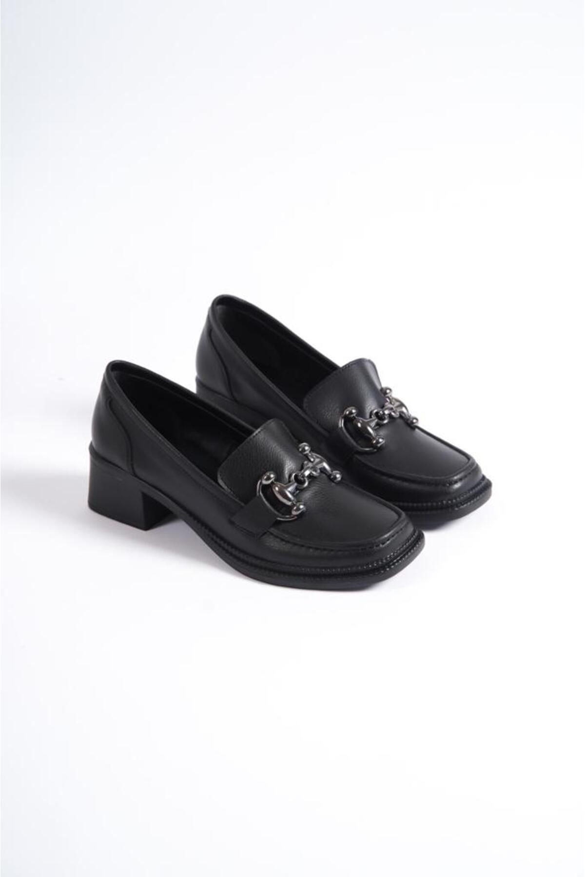 Şenpa Kadın Siyah Cilt Tokalı Topuklu Günlük Ayakkabı