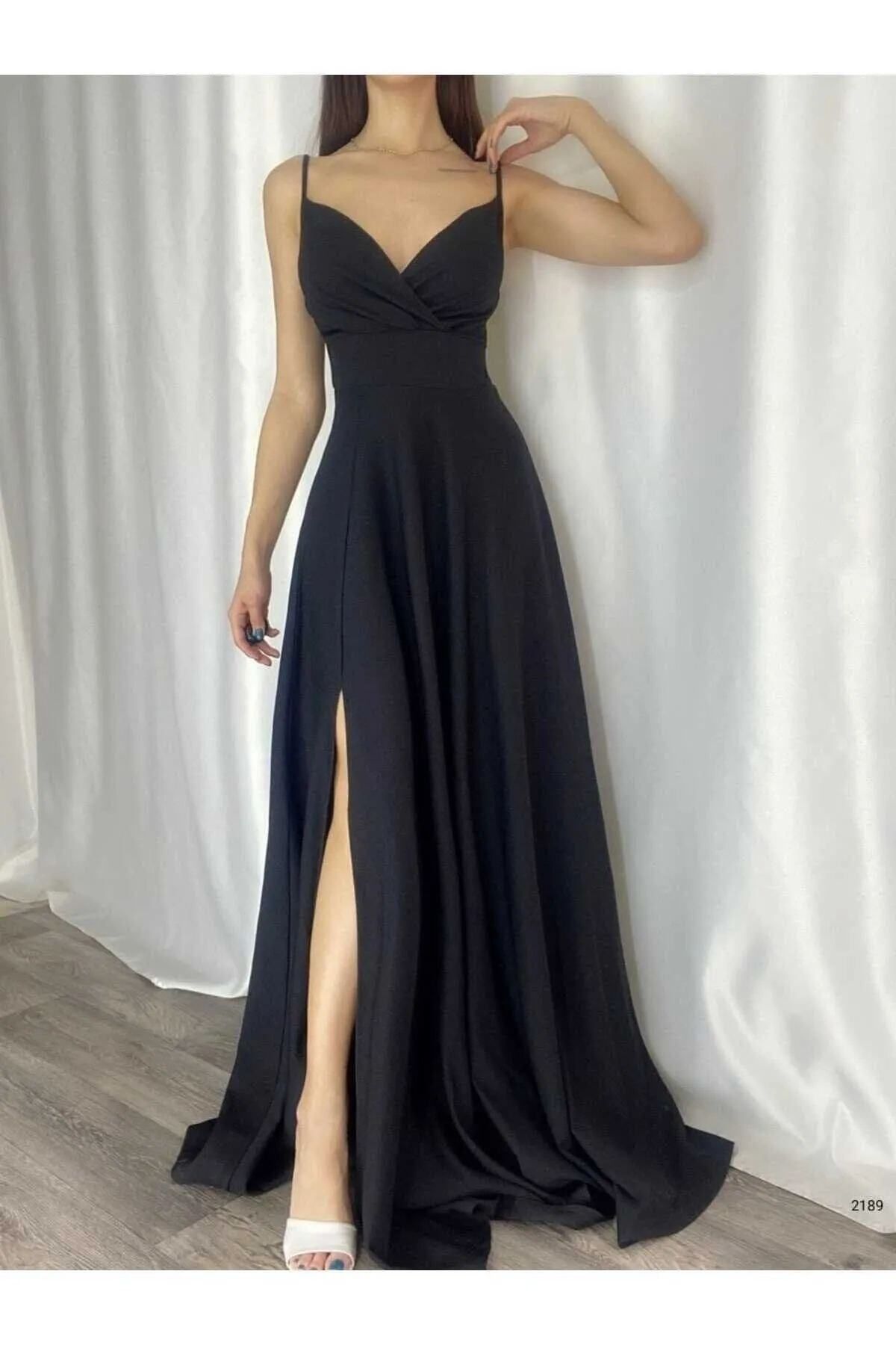 ALFUDO Moda Collection Siyah Krep Kumaş Yırtmaç Detaylı Abiye Elbise