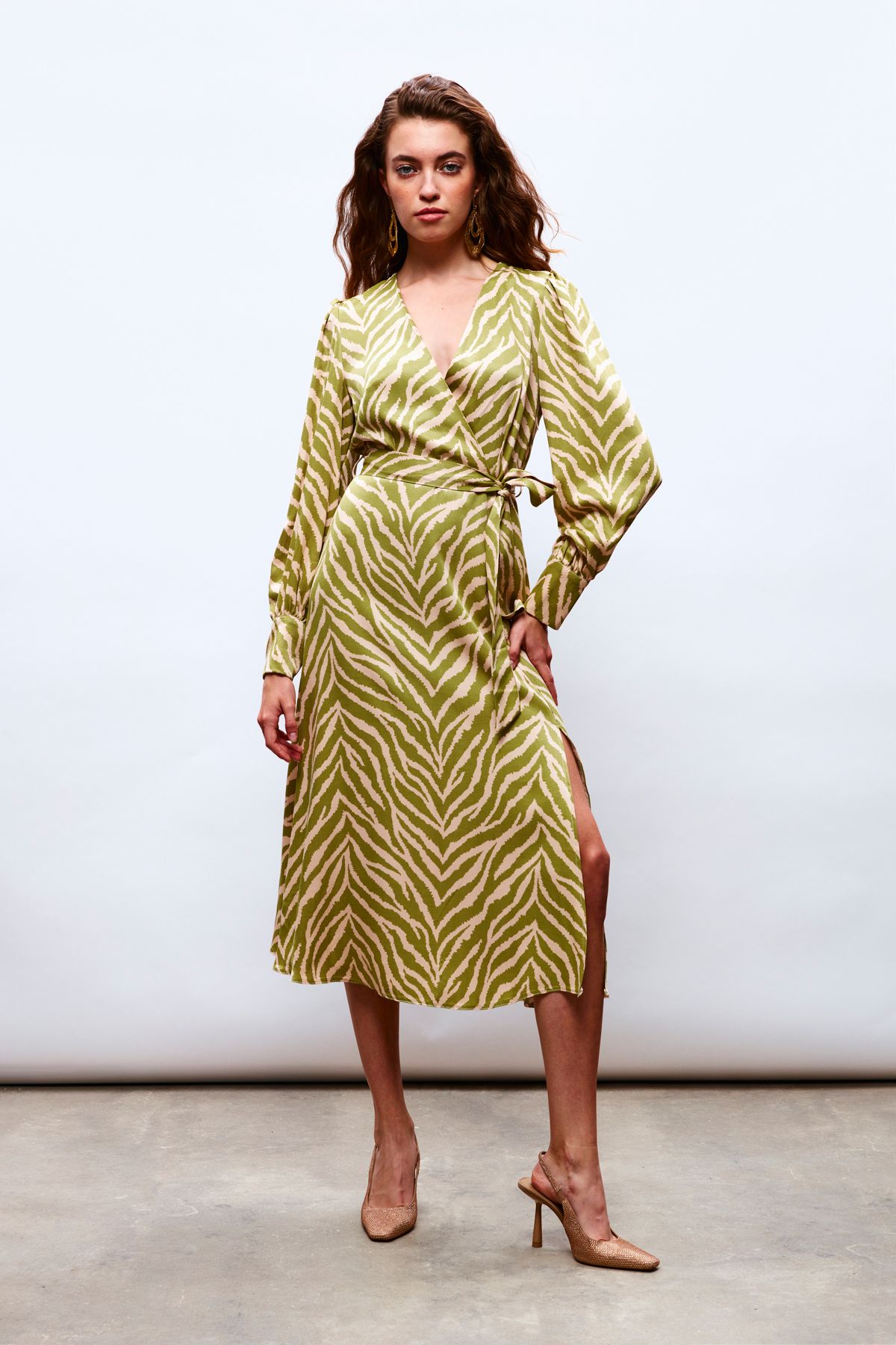 Sateen Zebra Desenli Kuşaklı Saten Elbise - Yağ Yeşili
