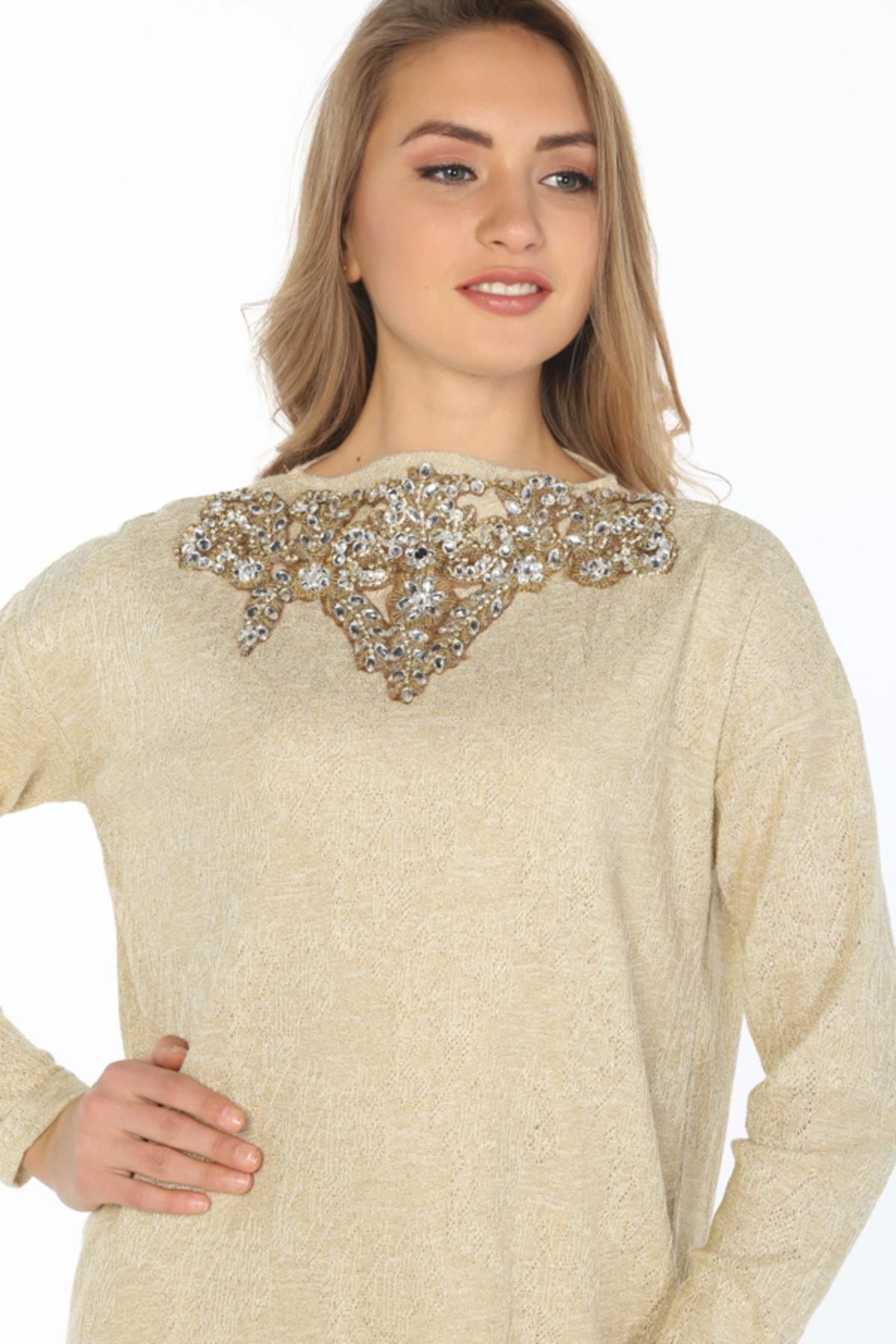 Hanna's Kadın Altın Rengi Yakası Nakışlı Simli Örme Astarlı Elbise