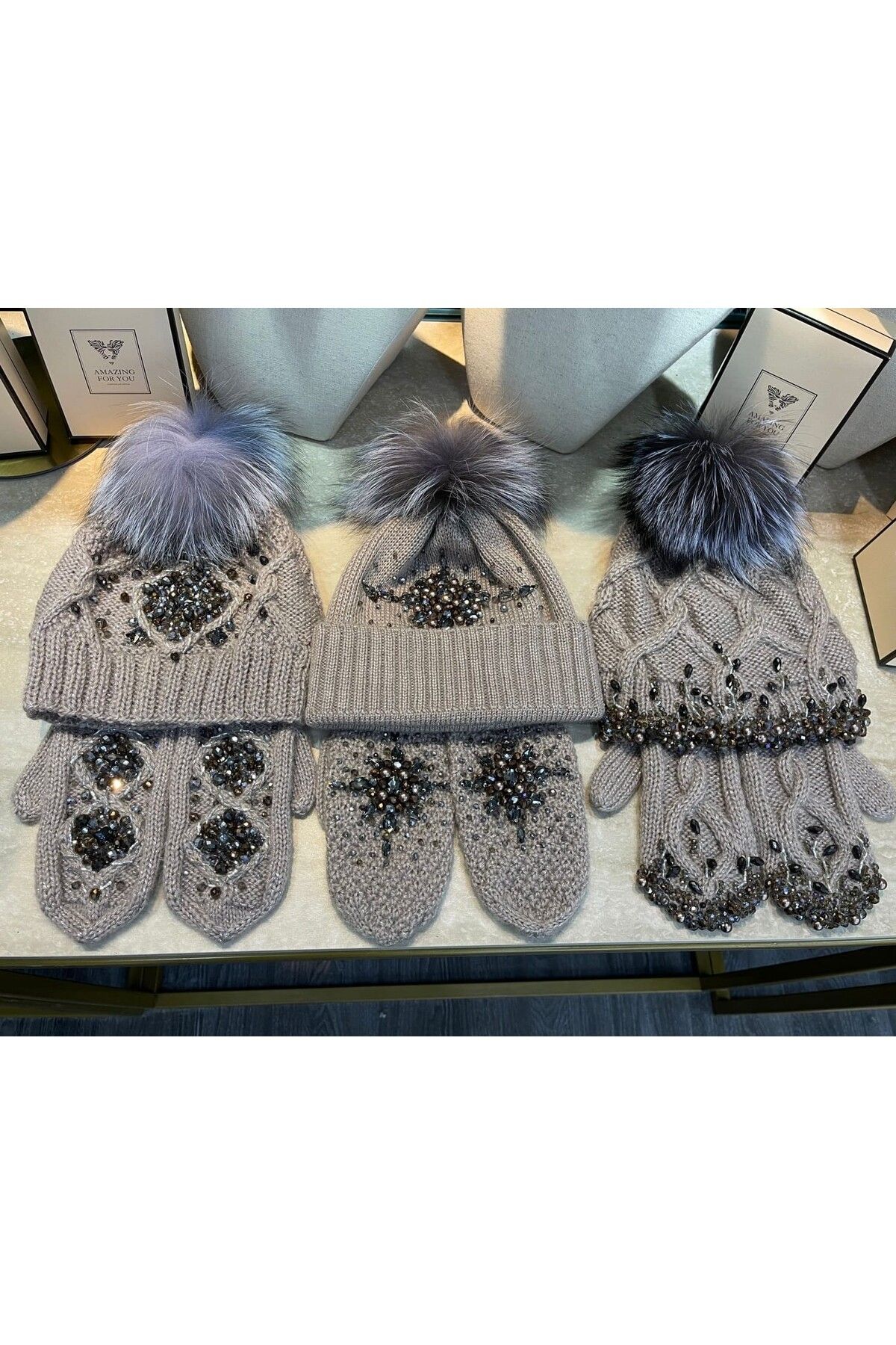 KANGURUCUK Şık Ponponlu Kristal Taşlı Kışlık Kadın Bere ( Şapka ) Eldiven Takımı