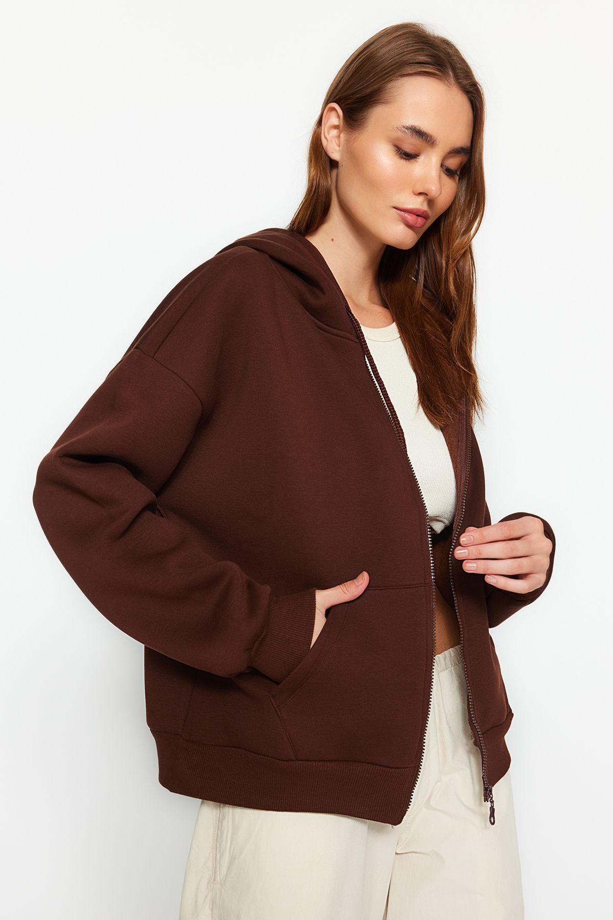 Trendyolmilla Kahverengi Oversize/Rahat Kesim Basic Kapuşonlu Kalın İçi Polarlı Örme Sweatshirt TWOAW24SW00188