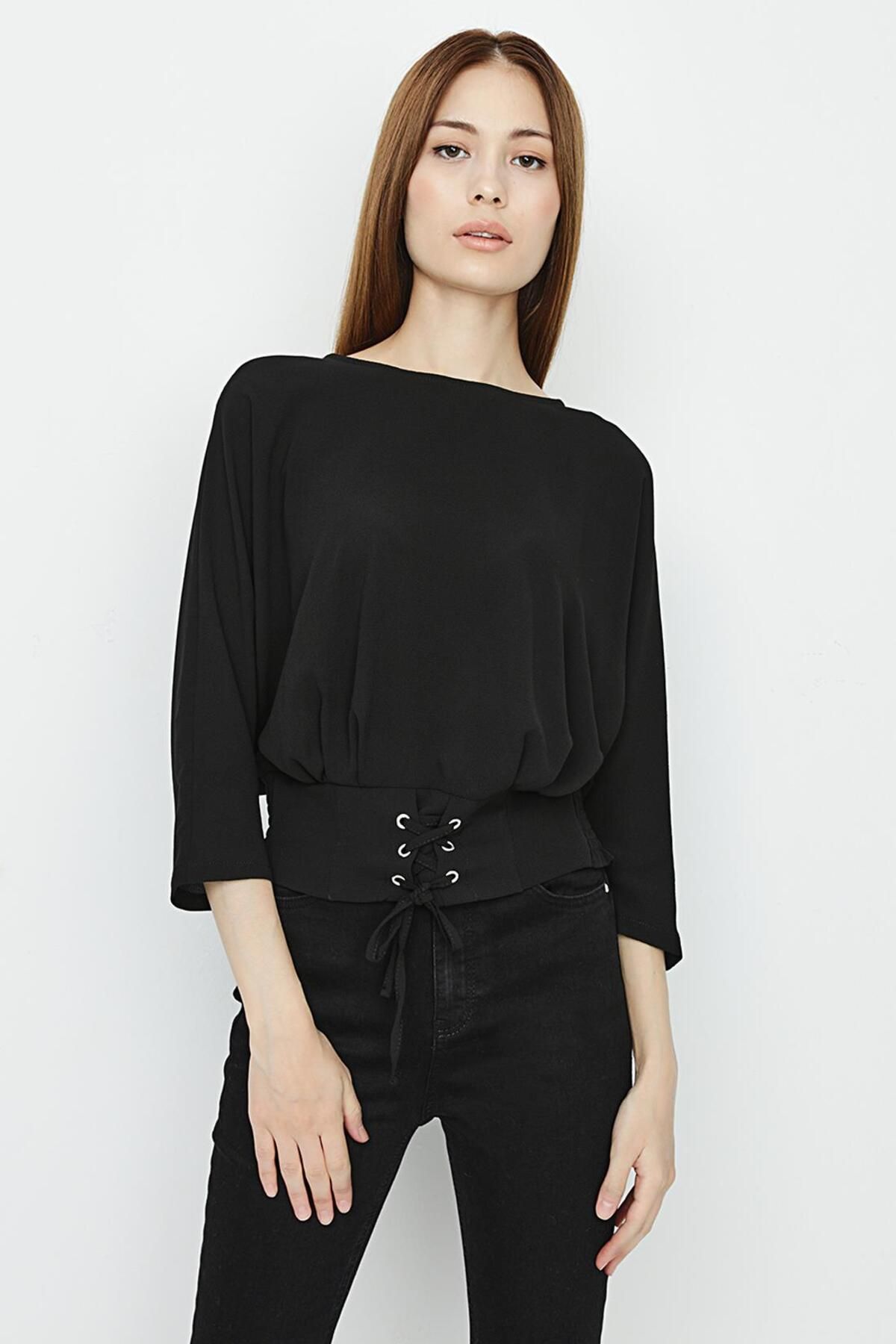 Select Moda Kadın Siyah Bel Detaylı Crop Bluz
