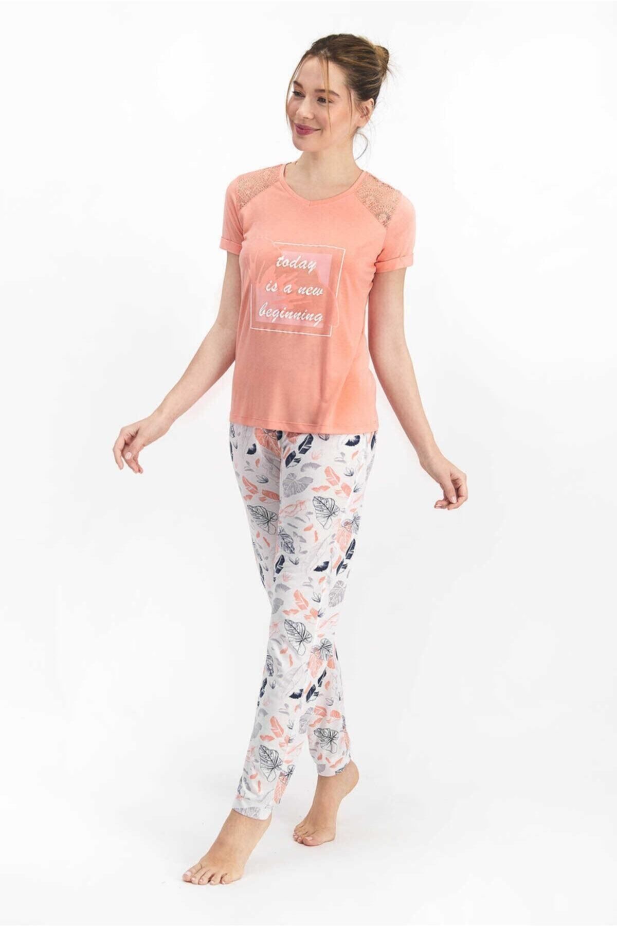 Arnetta Leaf Pattern Açık Şeftali Kadın Kısa Kol Pijama Takımı