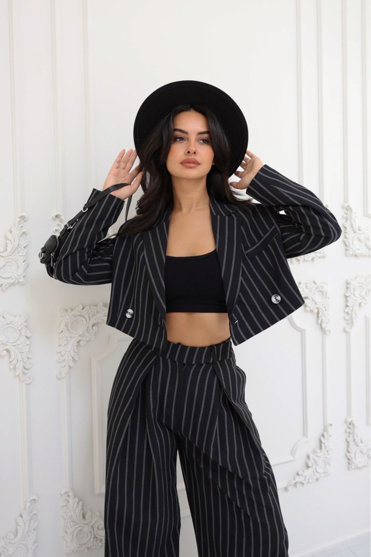 Reyon ELYSIAN STORETR-Kadın Siyah Kruvaze Çizgili Crop Blazer Ceket