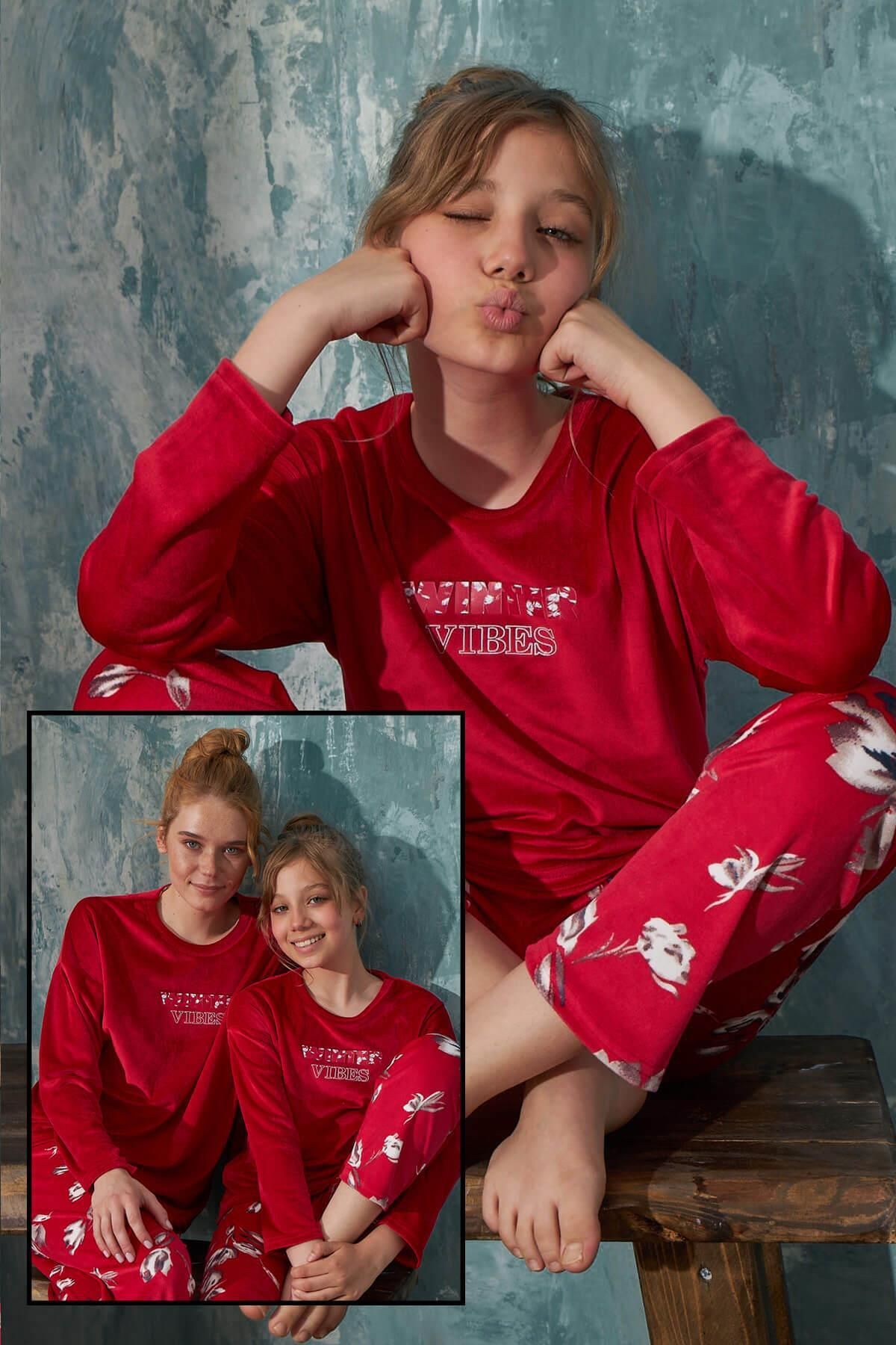 Pijamaevi Kırmızı Vibes Kadife Anne Kız Aile Pijaması - Çocuk Takımı