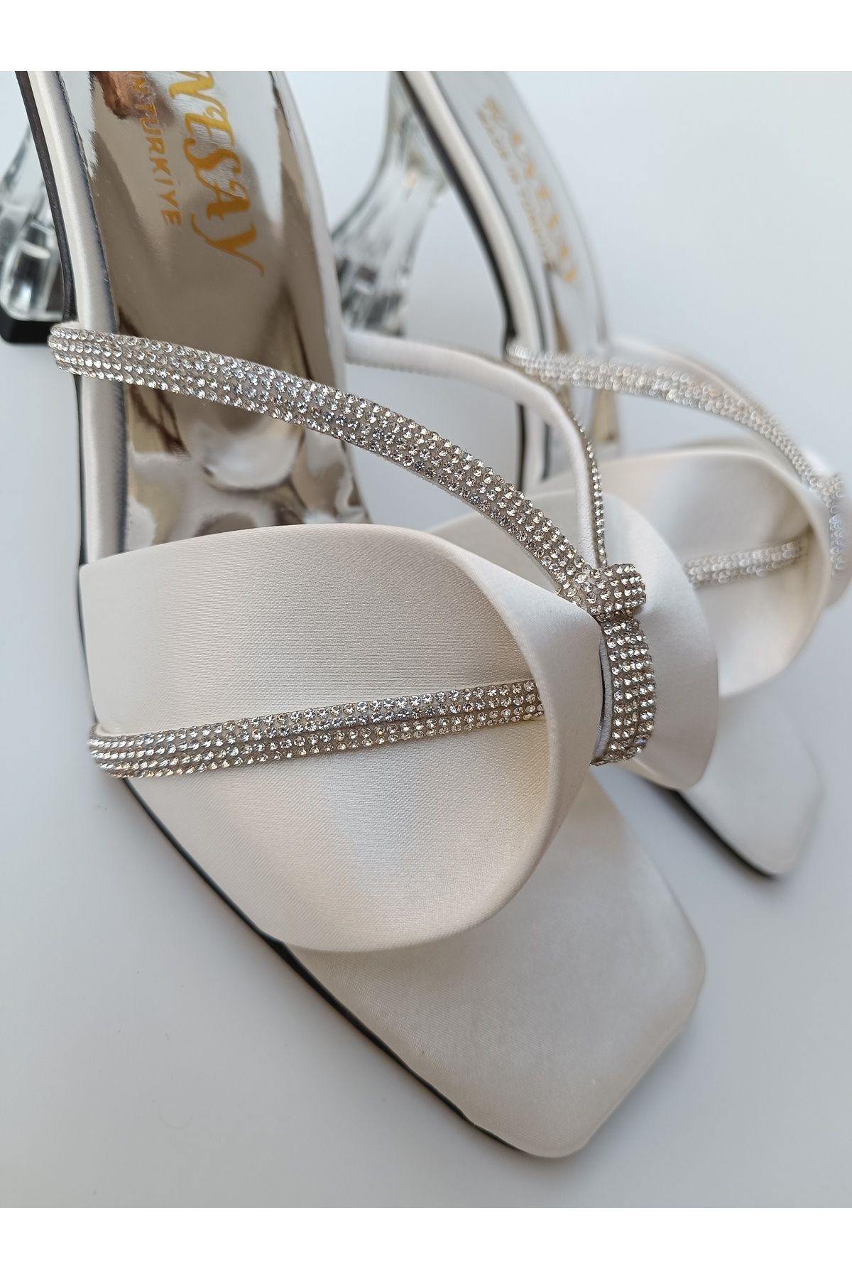 Renasay shose Kadın beyaz fiyonklu topuklu ayakkabı