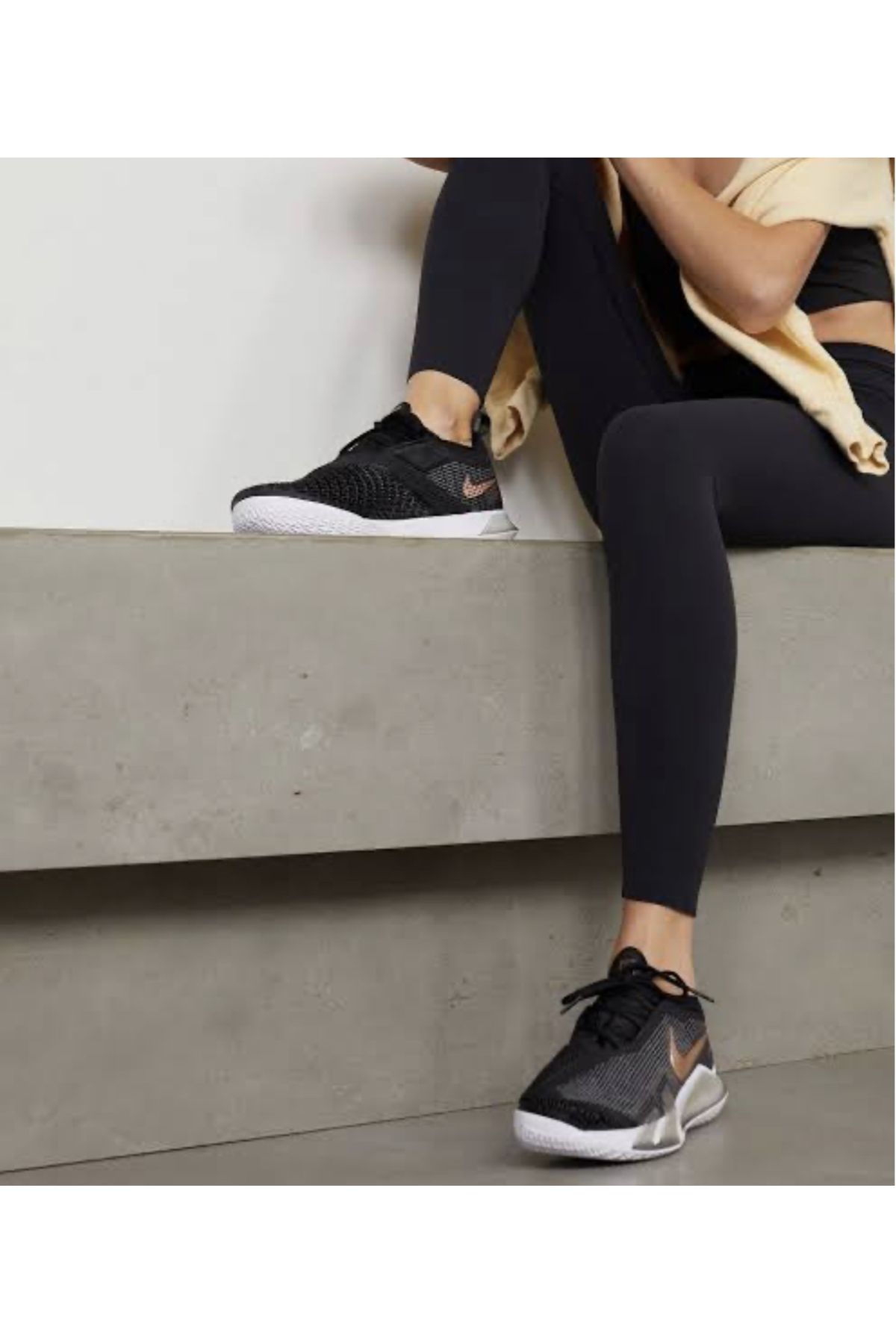 Nike NikeCourt React Vapor NXT Kadın Sert Zemin Tenis Ayakkabısı