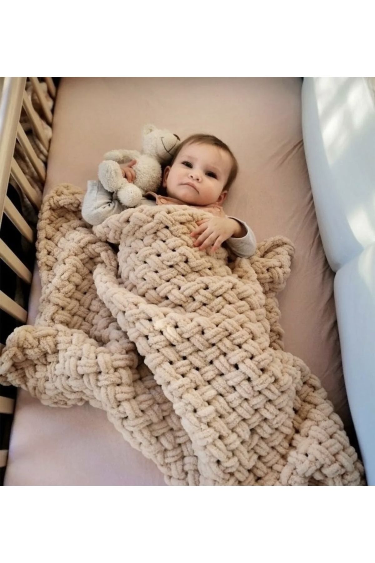 SUMSTORE Gümüs Dügme Patik Hediyeli Puffy Hasir El Örgüsü Anti Alerjik Bebek Battaniyesi 90 X 90 Cm