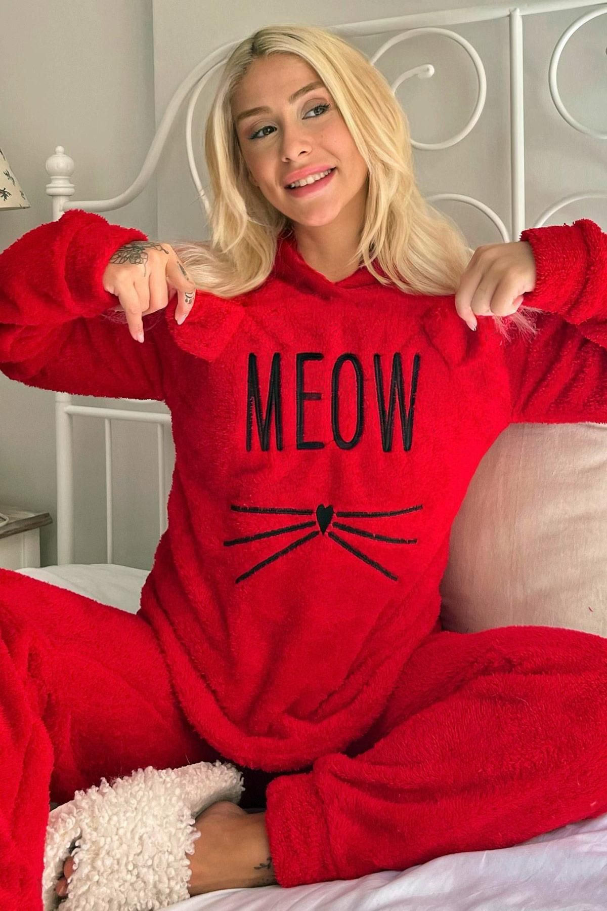 Pijamaevi Kırmızı Meow Desenli Tam Peluş Pijama Takımı