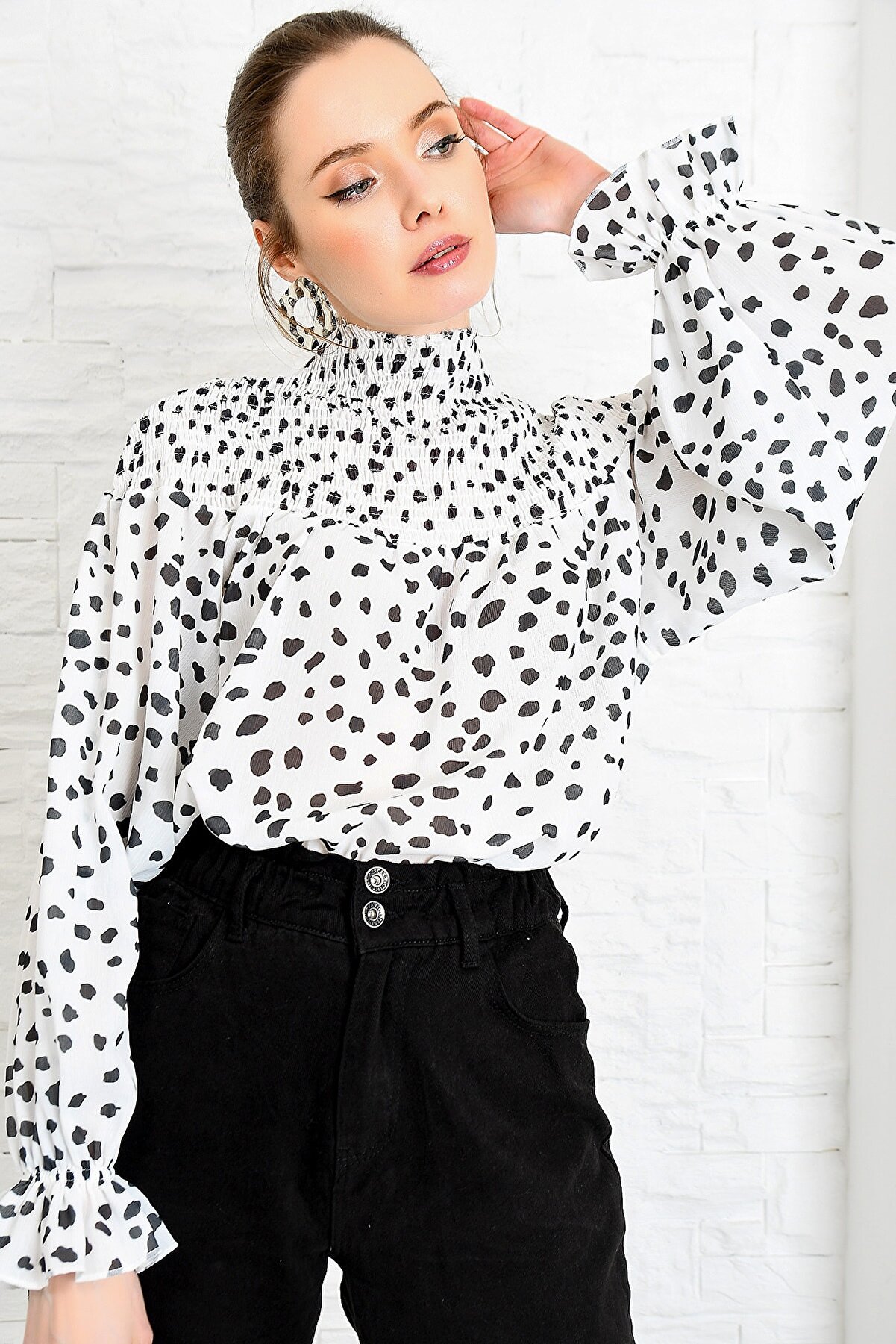 Trend Alaçatı Stili Kadın Beyaz Robası Gipe Detaylı Desenli Dokuma Bluz ALC-X3860