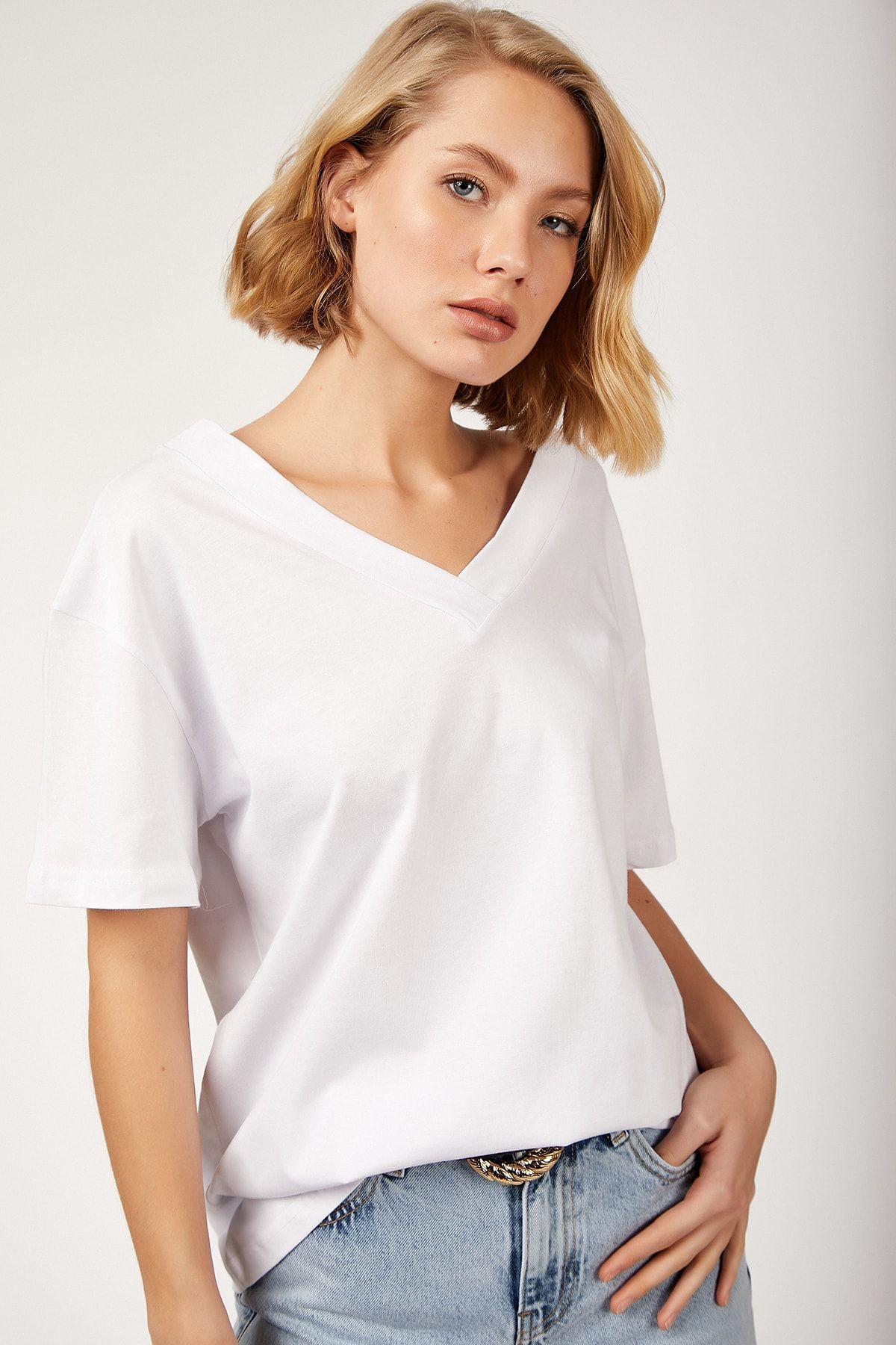 Happiness İstanbul Kadın Beyaz Ön Arka V Yaka Oversize Penye T-Shirt  FN02144