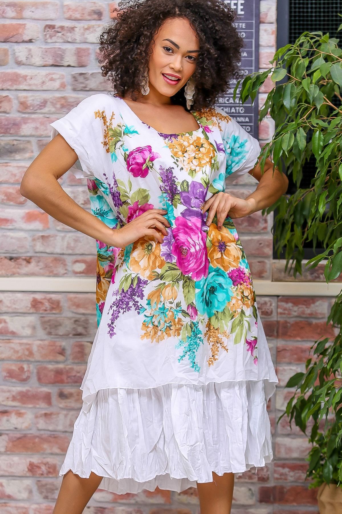 Chiccy Kadın Beyaz Vintage Sulu Boya Güller Desenli Düşük Kol Tülbent Elbise M10160000EL97127