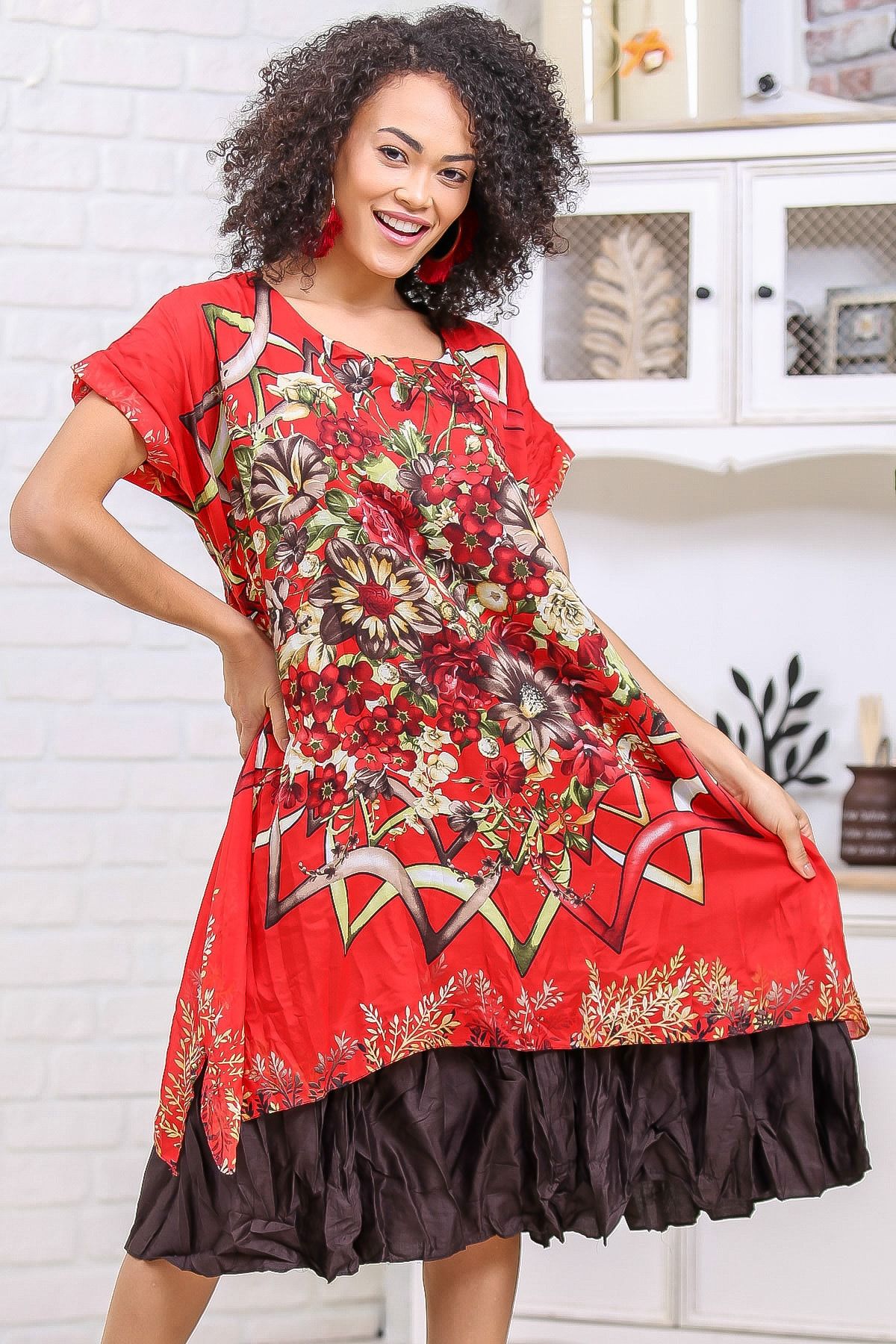 Chiccy Kadın Siyah-Kırmızı Vintage Çiçek Desenli Düşük Kol Tülbent Elbise M10160000EL97127