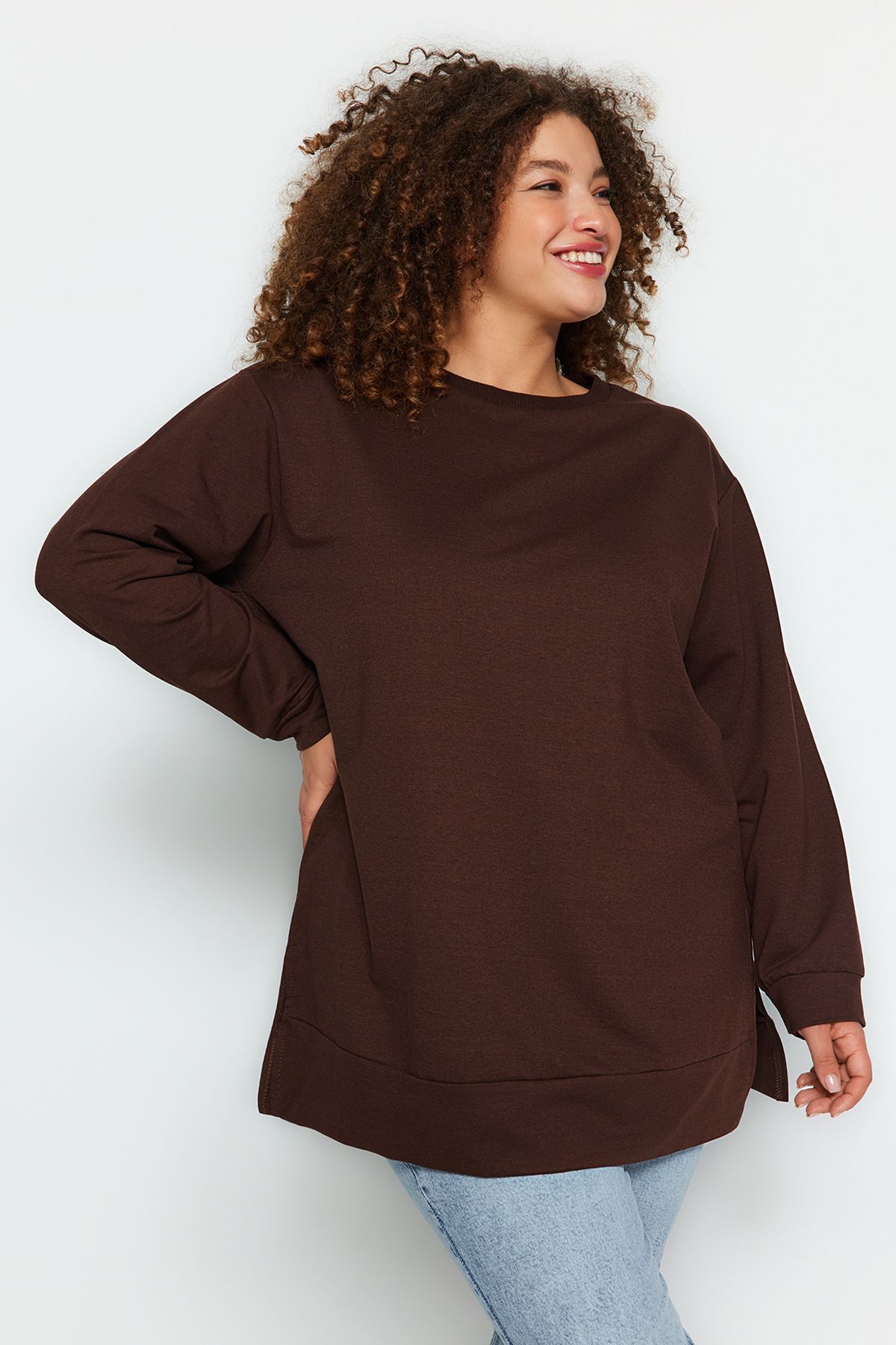 Trendyol Curve Kahverengi Yırtmaç Detaylı İnce Örme Sweatshirt TBBSS22SW0173