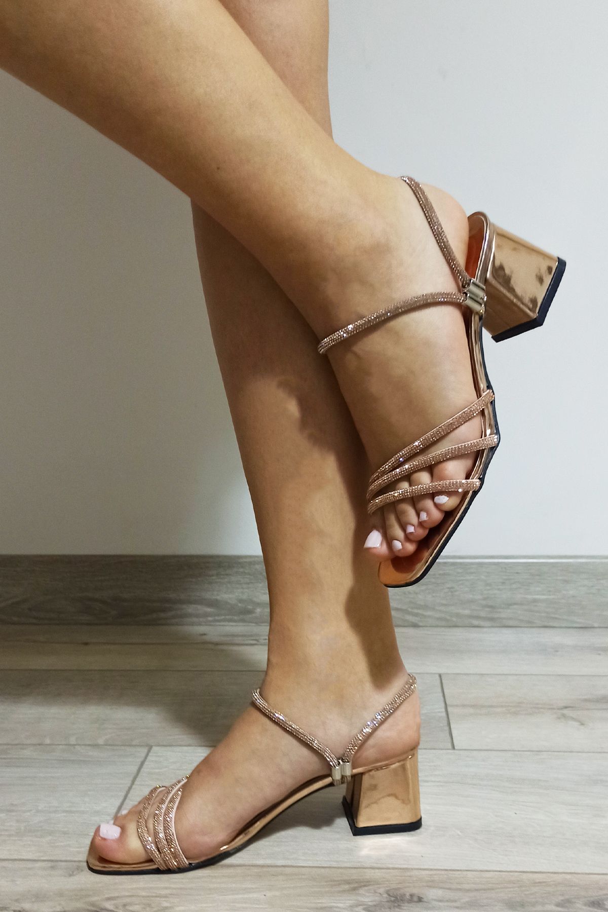 Arıcı Shoes Kadın Biyeli Taşlı Kısa Topuklu Bronz Abiye Ayakkabı