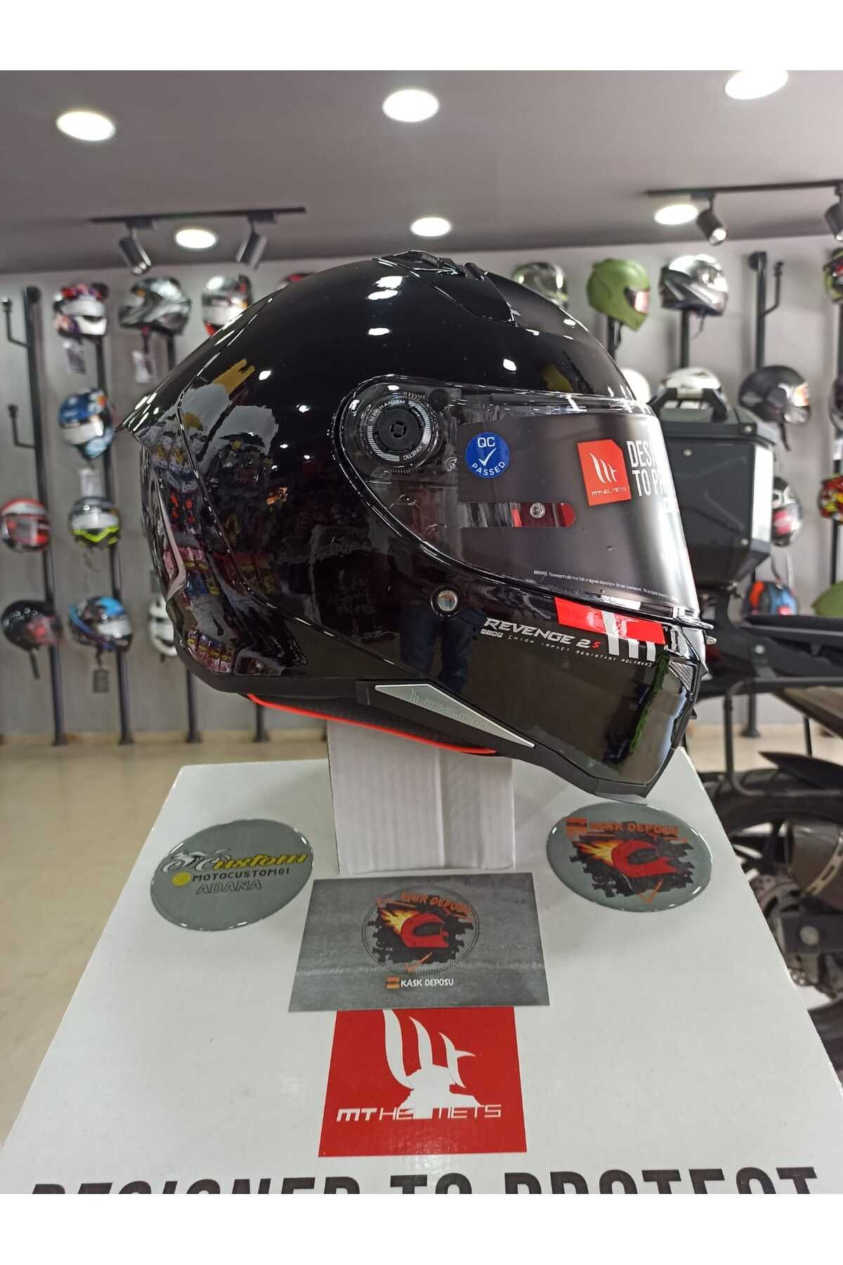 MT Helmets Revenge 2 S Solid A1 Parlak Siyah Full Face Kapalı Motosiklet Kaskı