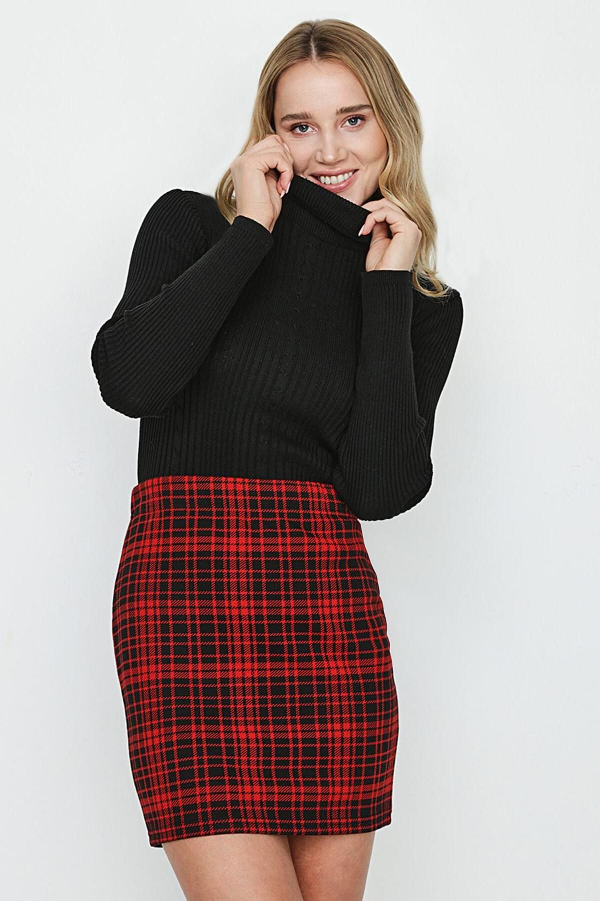 Select Moda Kadın Kareli Örme Mini Etek