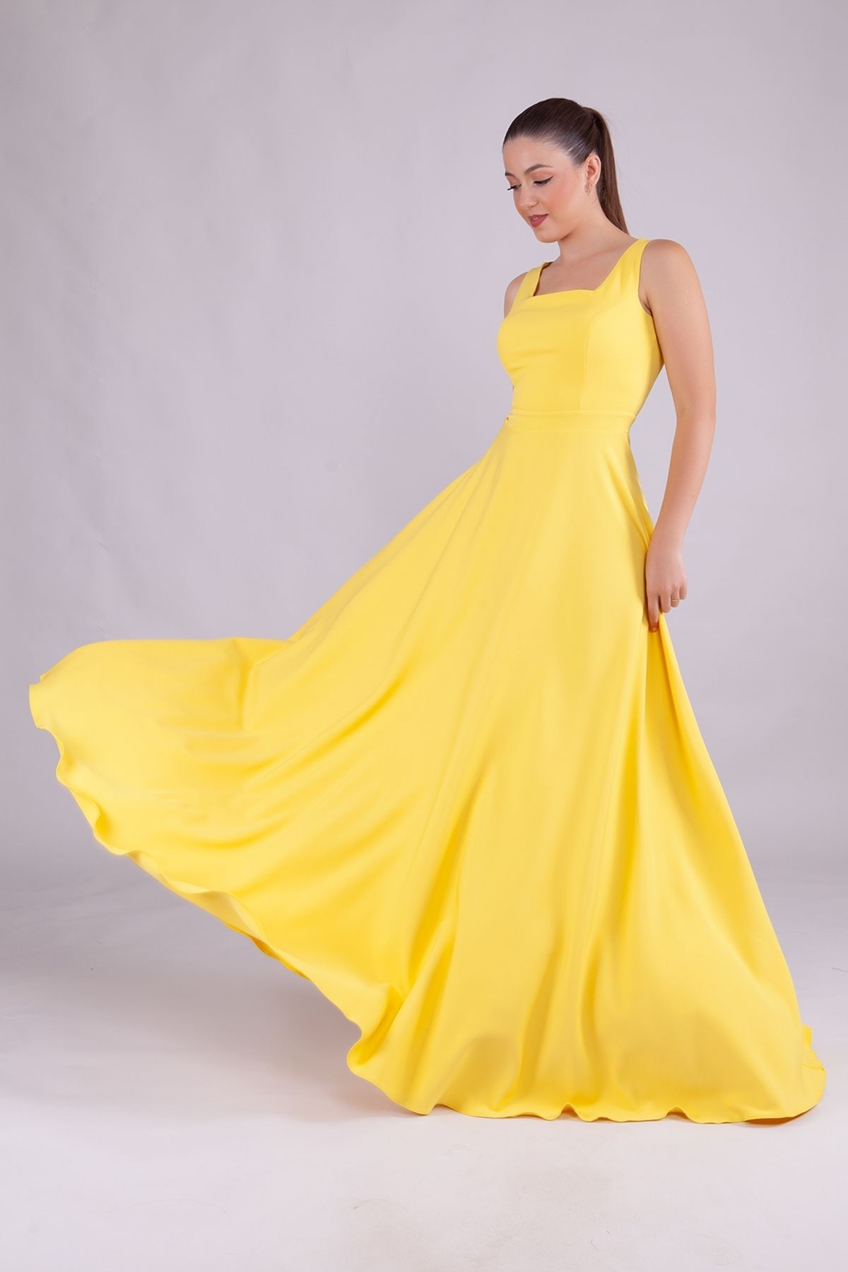 bayansepeti Atlas Kumaş Kare Yaka Kalın Askılı Maxi Sarı Abiye Elbise 413