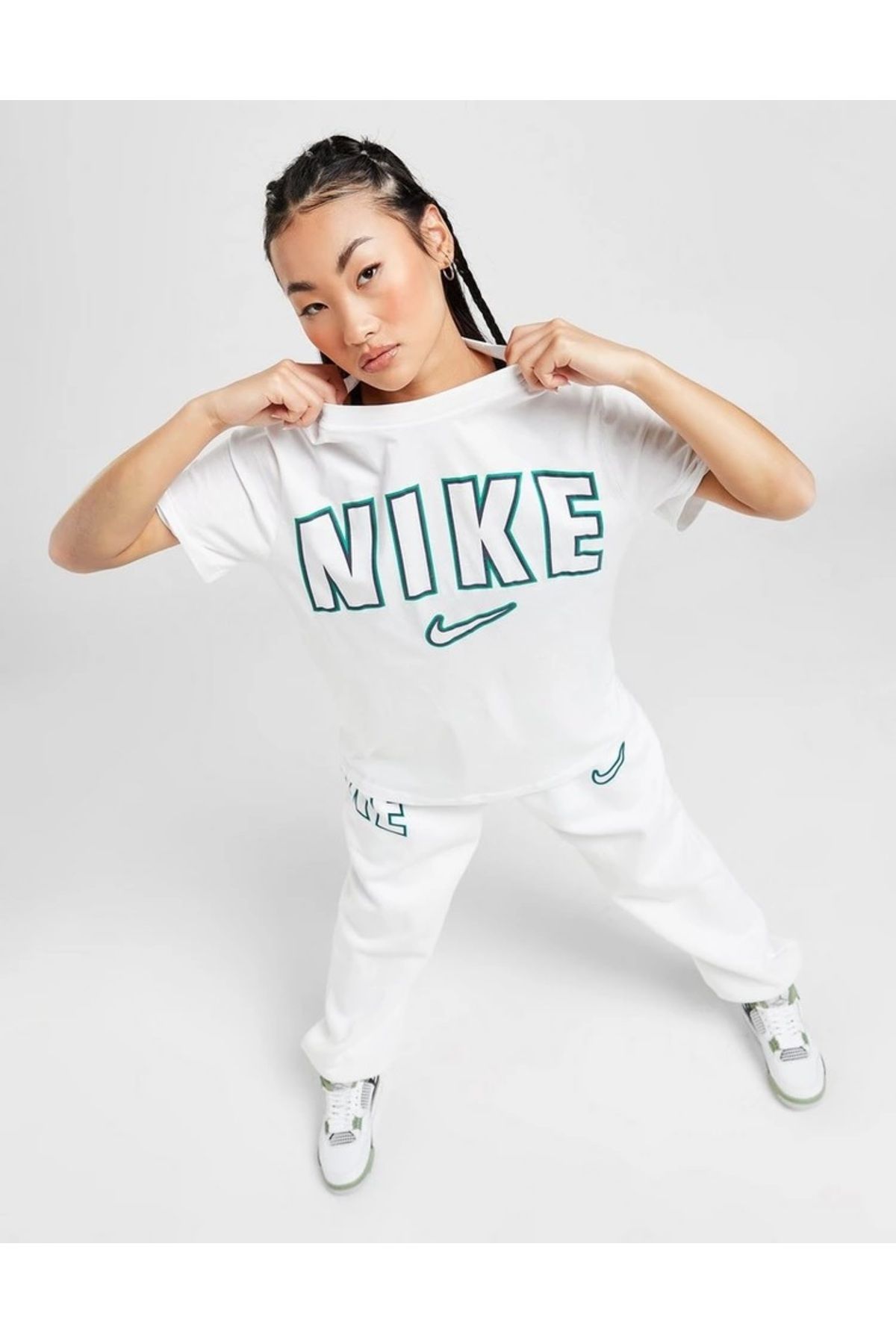 Nike Sportswear Printed Boyfriend Short-Sleeve Kadın oversize Tişört