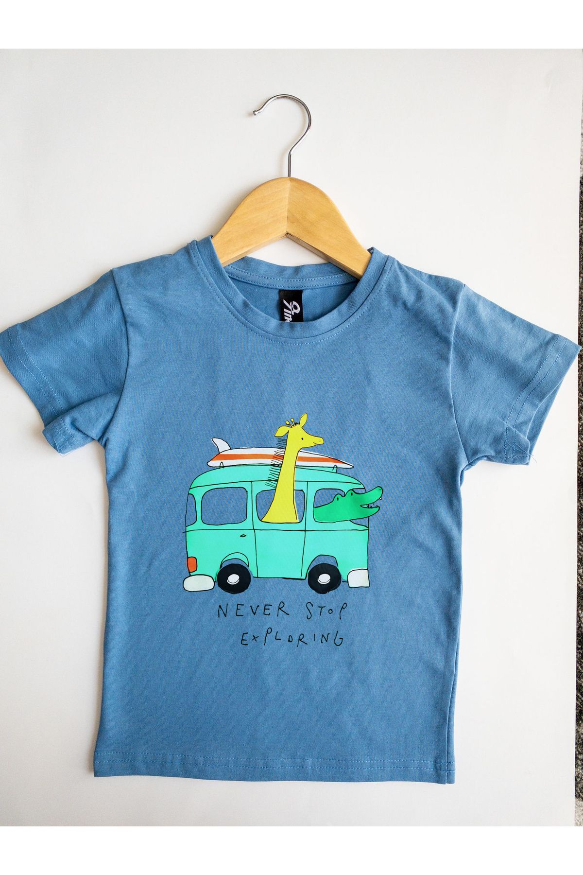 9ine UNISEX ÇOCUK Dinazorlu Mavi Otobüs Baskılı Rahat Kalıp %100 Pamuk Örme Kumaş T-shirt