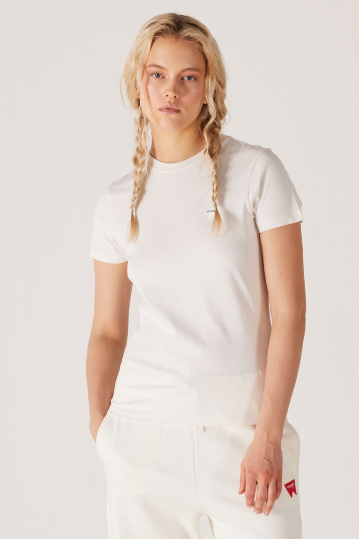 Wrangler Slim Fit Dar Kesim Bisiklet Yaka %100 Pamuk Kırık Beyaz Kadın T-shirt