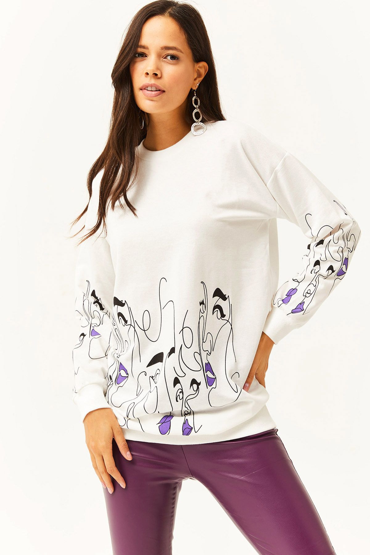 Olalook Kadın Beyaz Yüz Figürlü Oversize Sweatshirt SWT-19000632