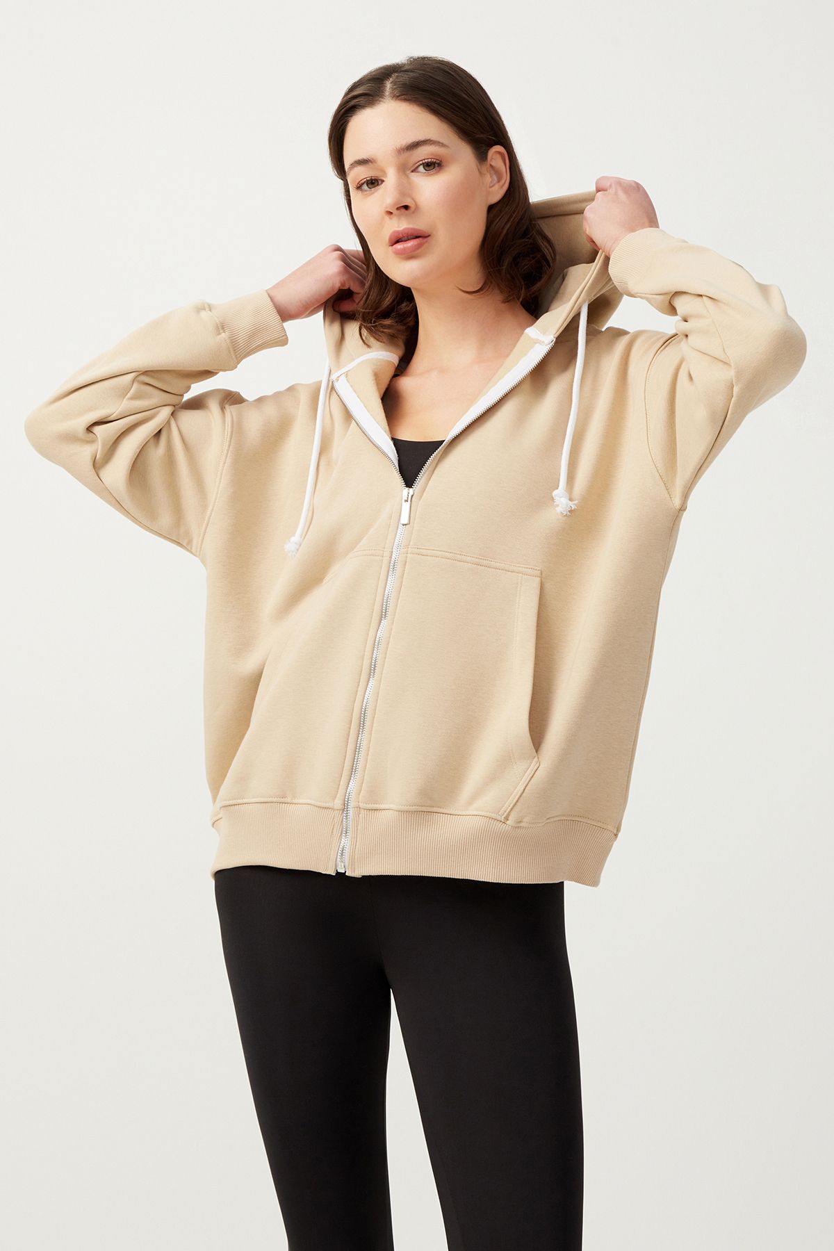 LOS OJOS Kadın Bej Beyaz Kapüşonlu Oversize Şardonlu Fermuarlı Örme Sweatshirt Zip-up