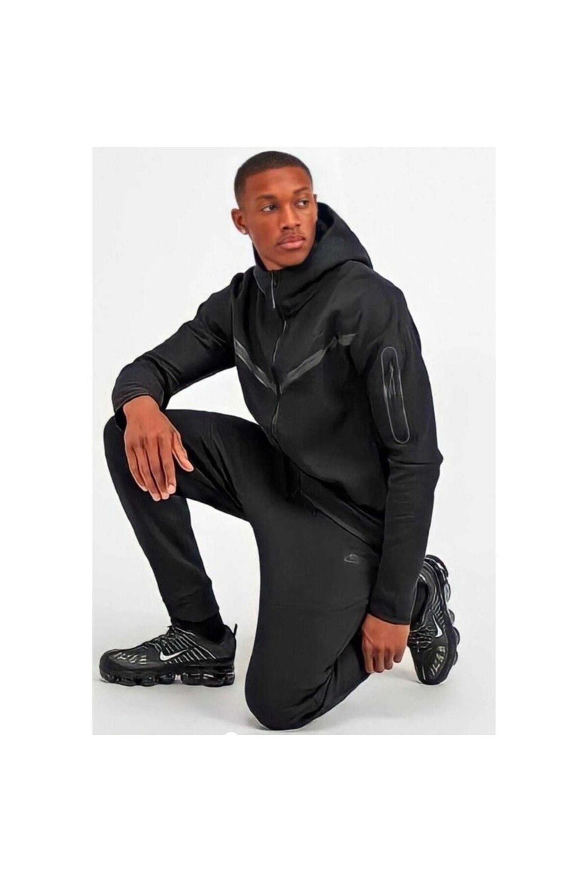 Ms Black Sportswear Tech Fleece Tracksuit 05647878457 in Honduras at HNL 0 Rating 5