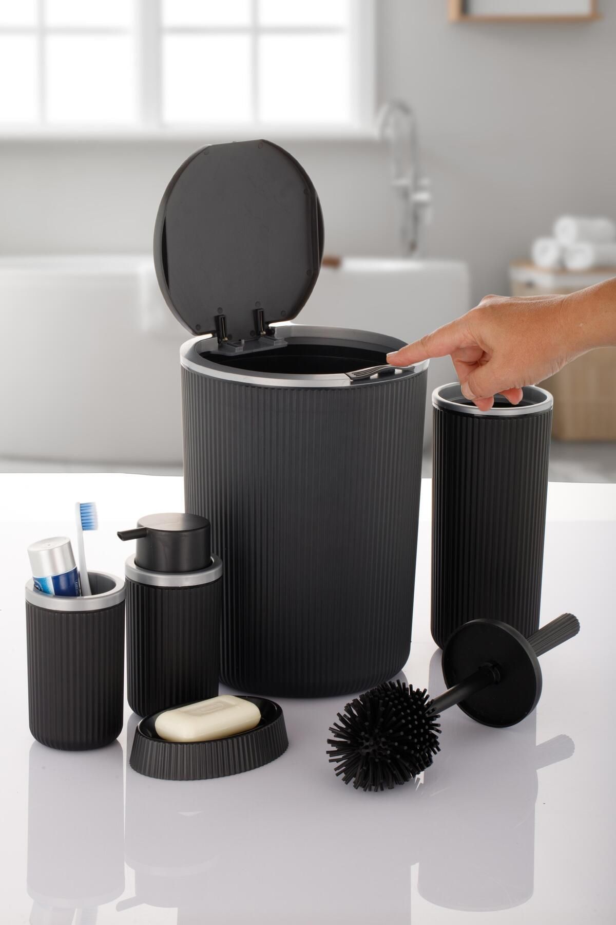 okacih Click Kapak Çizgili Yuvarlak Banyo Seti 5'li Banyo Takımı Silikon Uçlu Wc Fırçası
