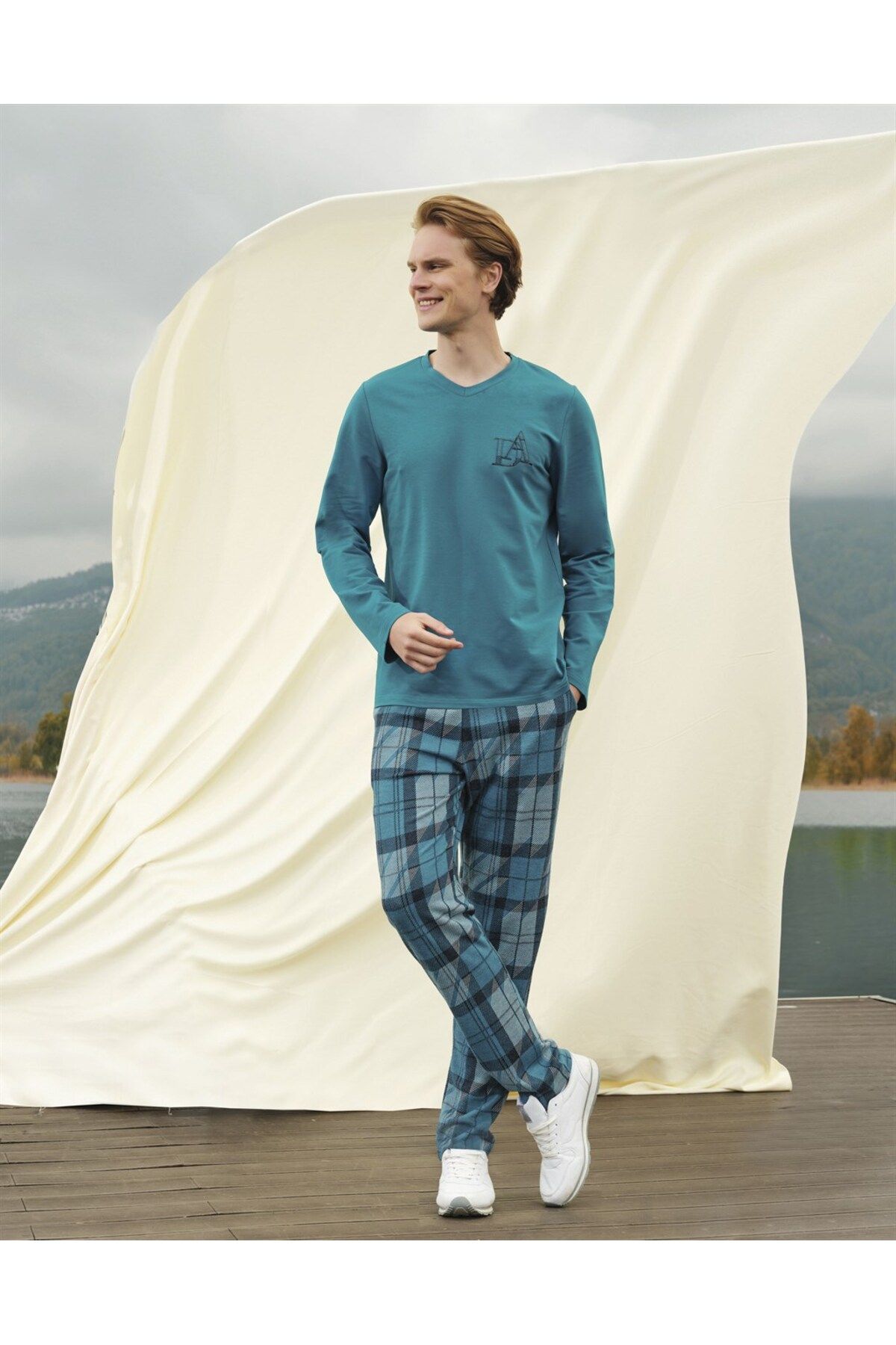 Doreanse Erkek Turkuaz Kareli Marka Baskılı Uzun Kol T-shirt Pijama Takımı 4683