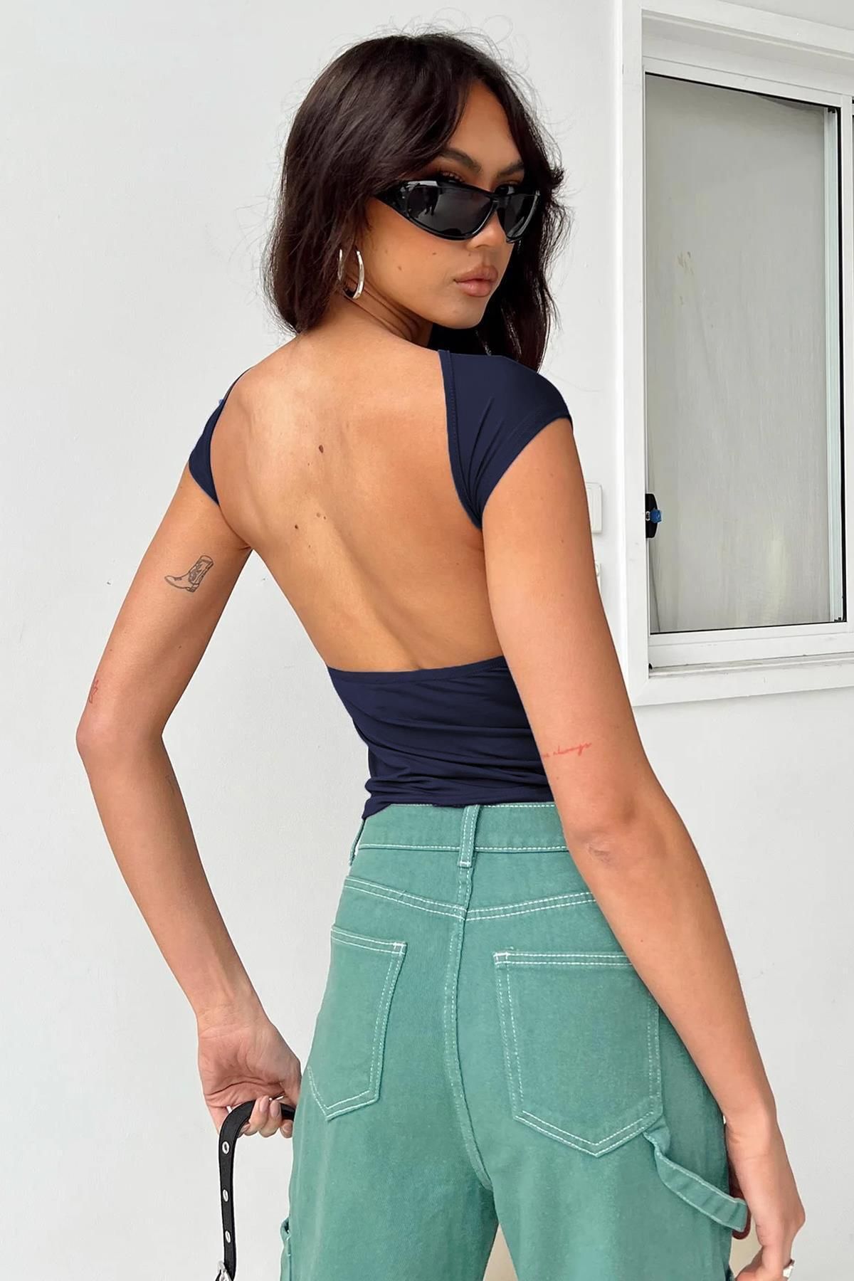 Madmext Lacivert Sırt Dekolteli Crop Kadın Bluz MG1851