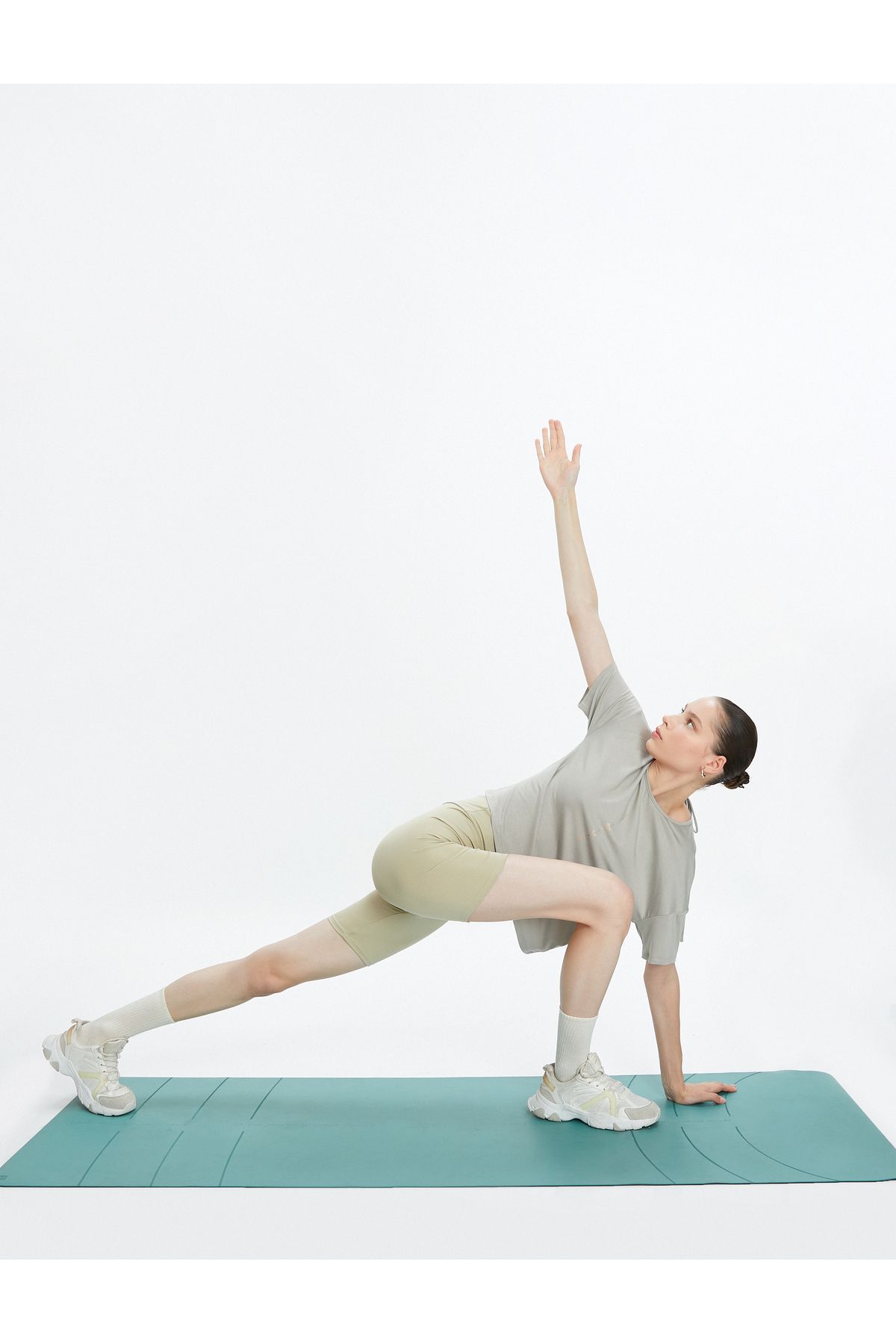 Koton Oversize Spor Yoga Tişört Arkası Pencere Detaylı Dirsek Boy Yarım Kol Viskon