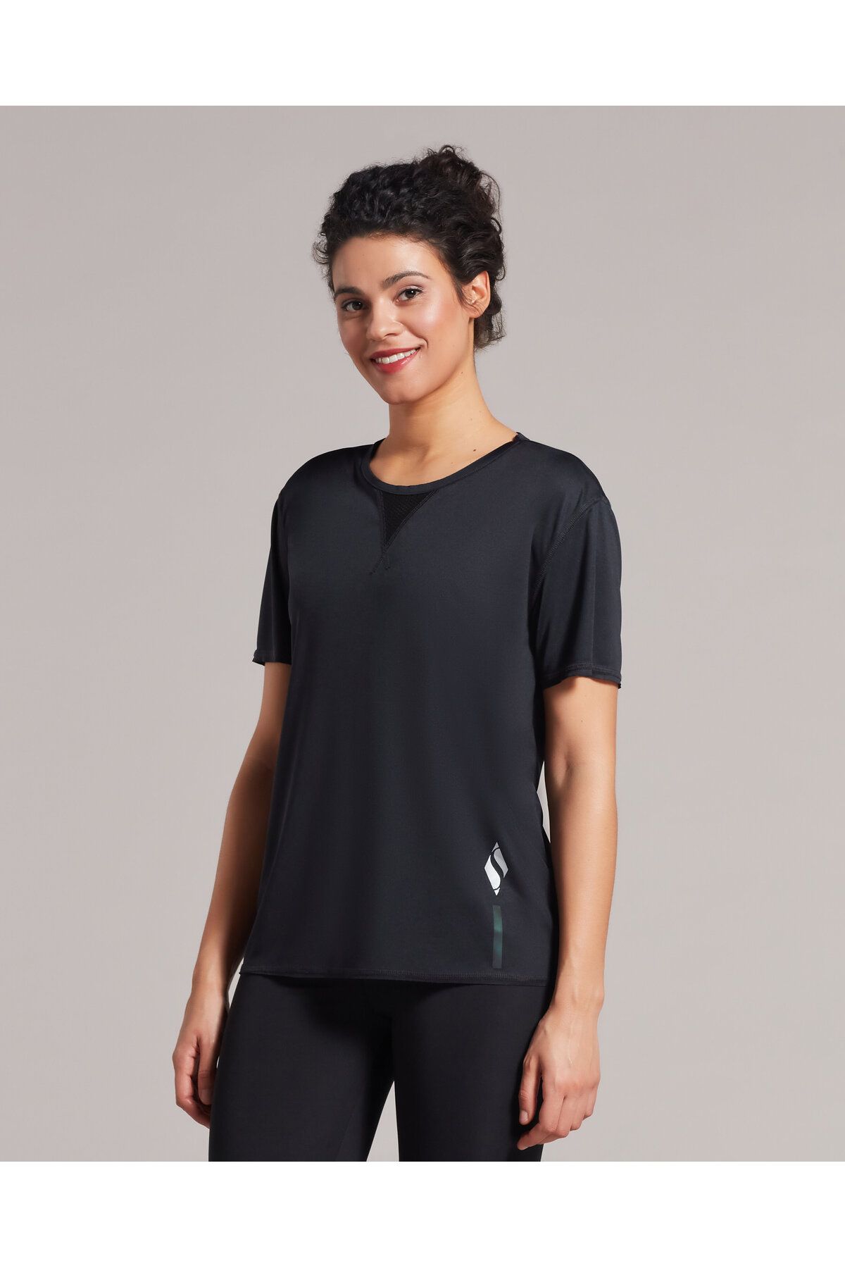 Skechers W Performance Coll. Reflect Logo Crew Neck T-shirt Kadın Siyah Tshirt S231190-001