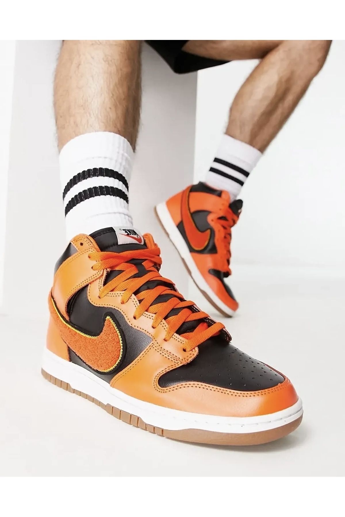 Nike Dunk High Retro Chenille Swoosh “Black/Orange Sneaker NDDSPORT